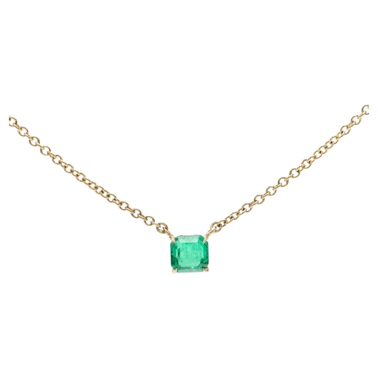 Collar Colgante Solitario de Esmeralda Fina Colombiana GIA en Oro Amarillo - 0.86ct en venta
