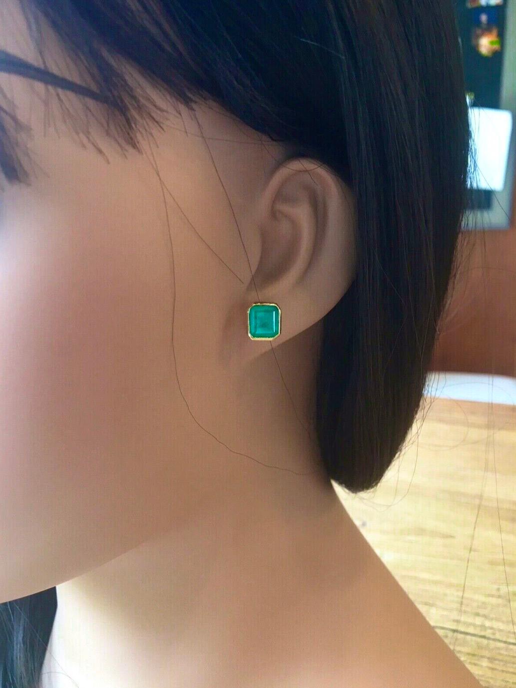 Emerald Cut Fine Colombian Emerald Stud Earrings Bezel 18K Gold For Sale