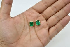 Fine Colombian Emerald Stud Earrings Bezel 18K Gold