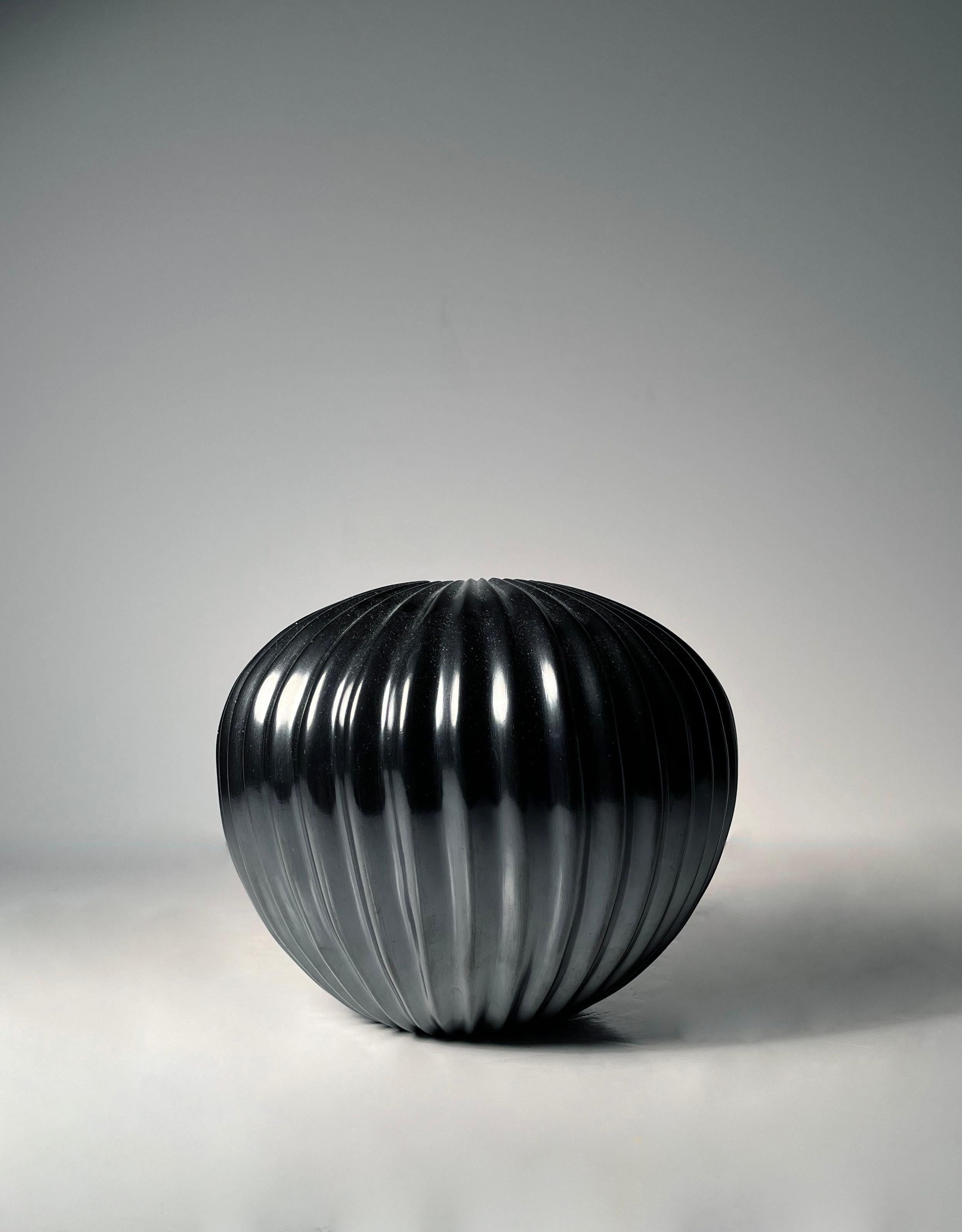 Mid-Century Modern Fine Contemporary Black Ceramic Vase by Hector Ortega / Mata Ortiz For Sale
