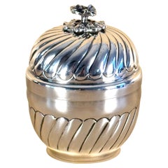Boîte à bonbons continentale en argent avec intérieur en laque dorée, 900 standard