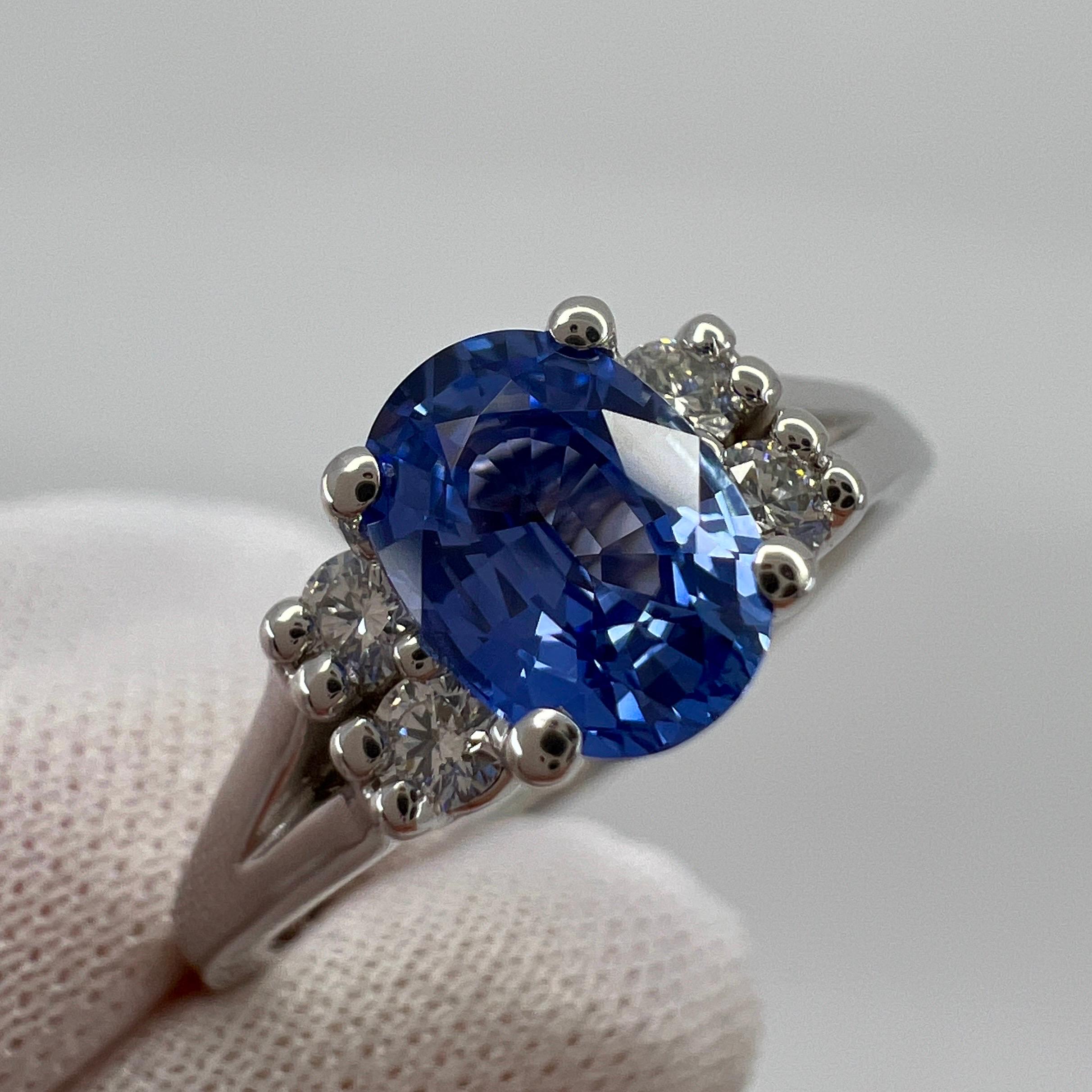 Fine Cornflower Blue Ceylon Sapphire And Diamond 1.06ct Oval 18k White Gold Ring For Sale 2