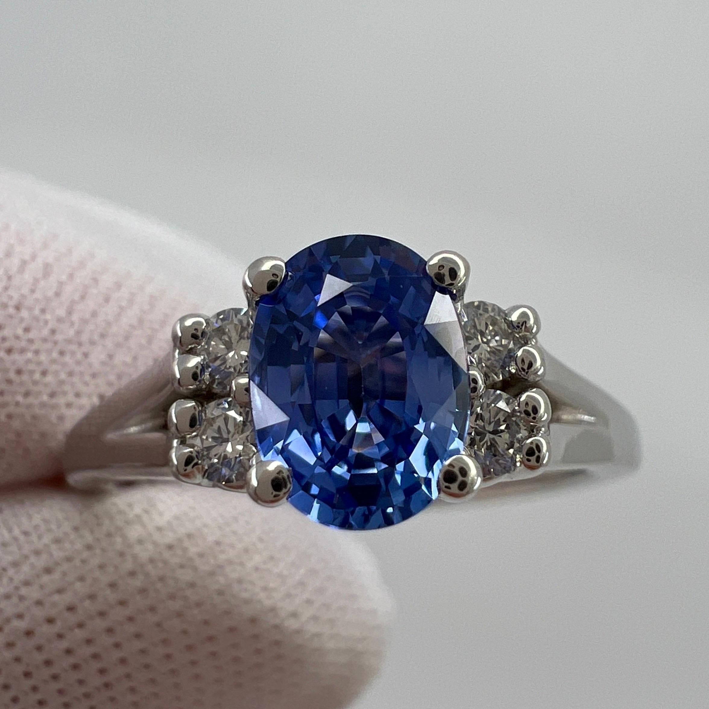 Fine Cornflower Blue Ceylon Sapphire And Diamond 1.06ct Oval 18k White Gold Ring For Sale 3