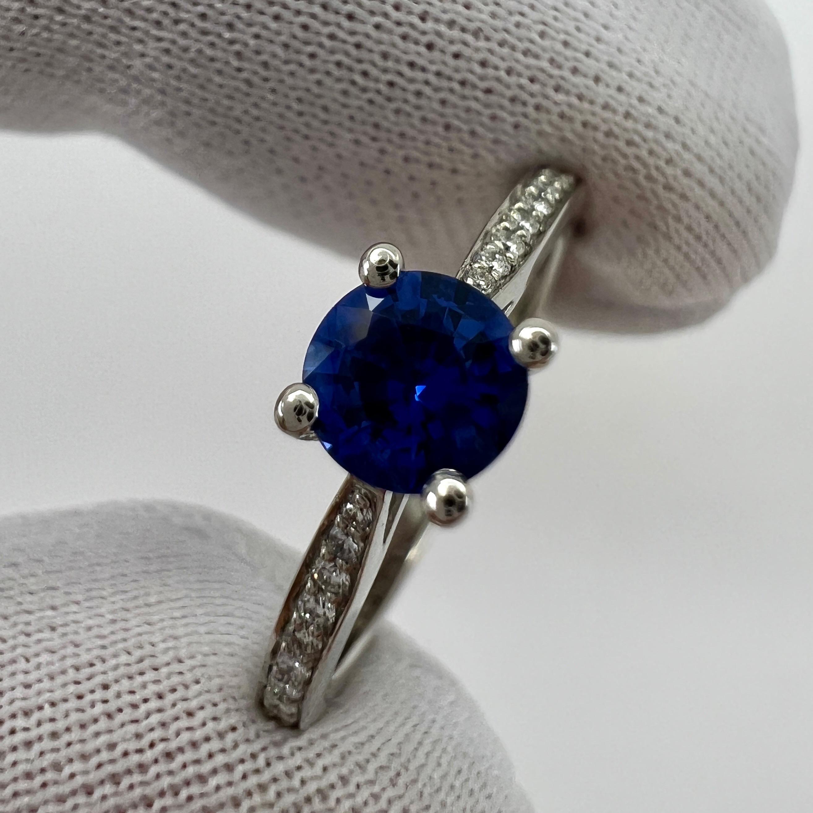 Fine Cornflower Blue Ceylon Sapphire Diamond Platinum Round Brilliant Cut Ring For Sale 2