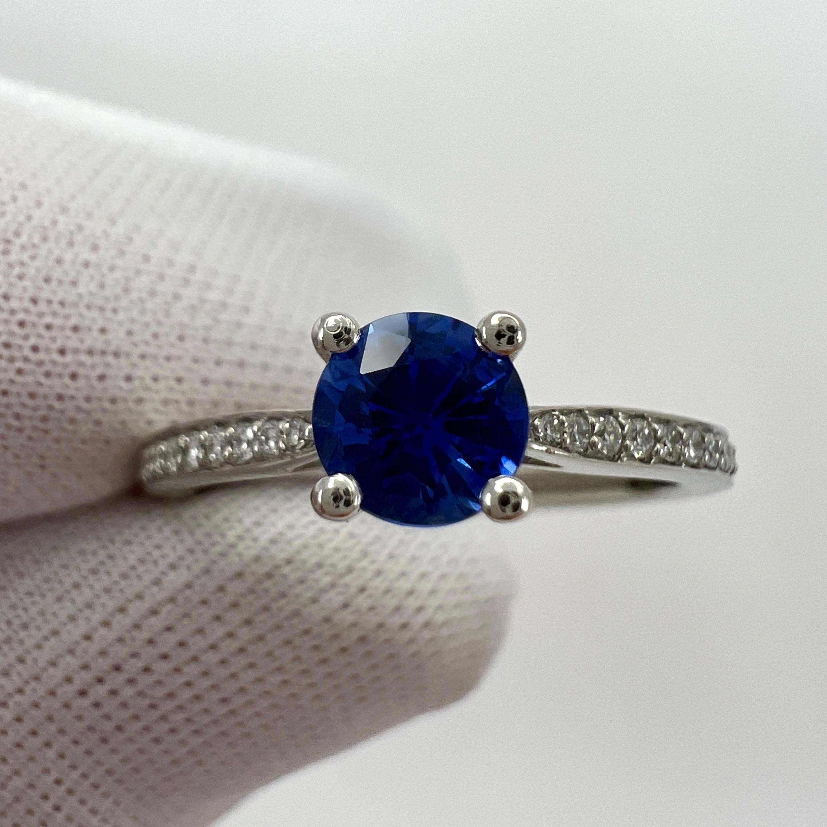 Fine Cornflower Blue Ceylon Sapphire Diamond Platinum Round Brilliant Cut Ring For Sale 3