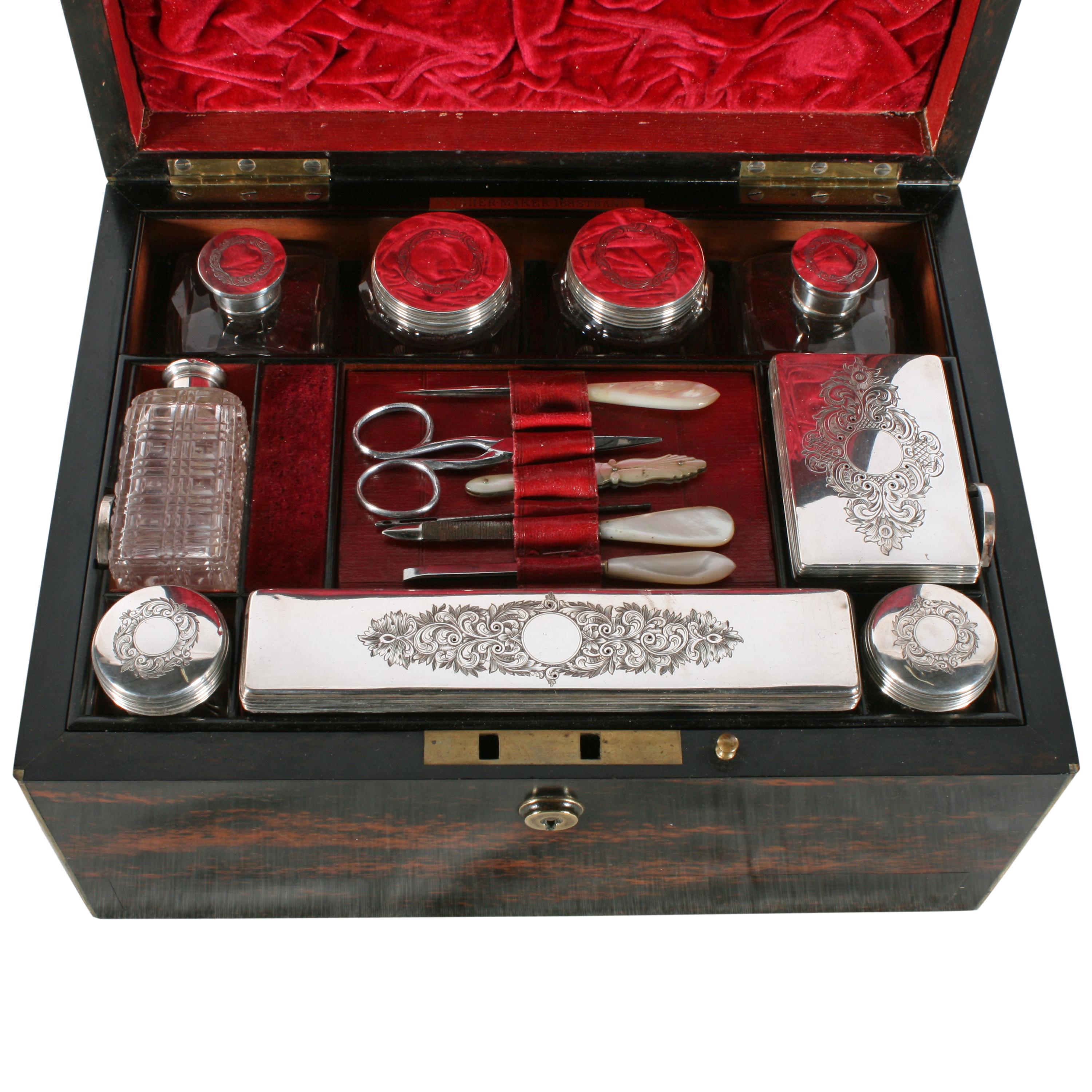 Fine Coromandel Jewelry and Dressing Box In Good Condition For Sale In Newcastle Upon Tyne, GB