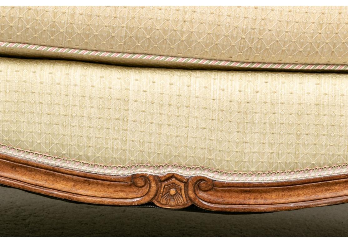 Feines Sofa im französischen Stil (Louis XV.) im Angebot