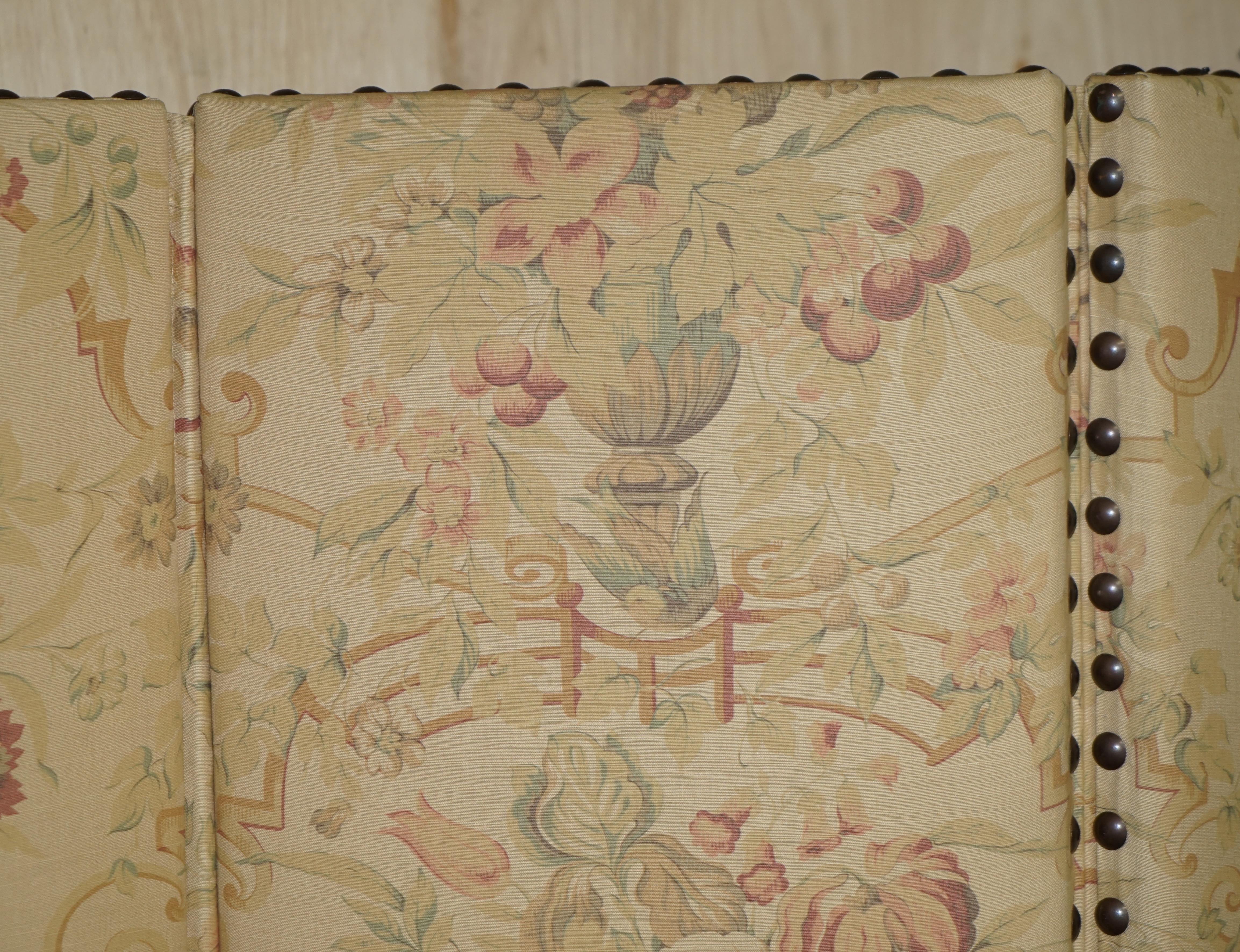 FiNE CUSTOM MADE GEORGE SMITH CHELSEA HARDWOOD & FLORAL UPHOLSTERED ROOM DIVIDER (Polster) im Angebot