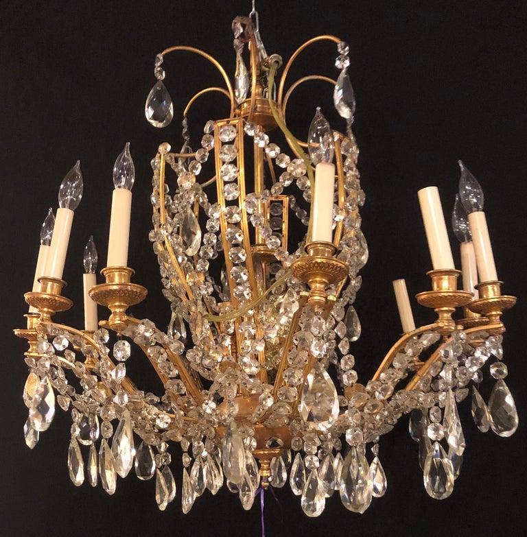 Fine Cut Crystal and Gilt Bronze Neoclassical Eighteen-Light Chandelier For Sale 1
