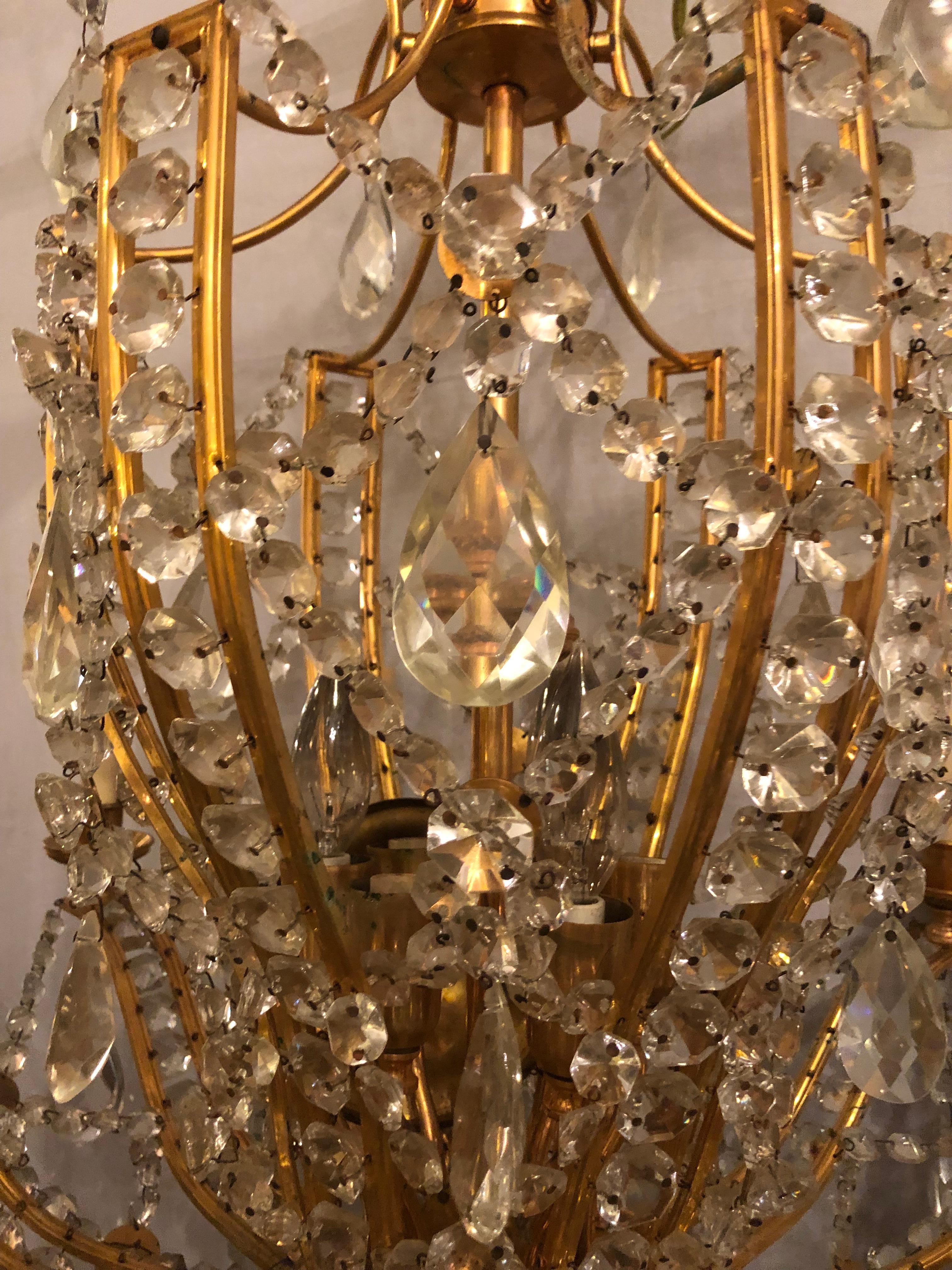 Fine Cut Crystal and Gilt Bronze Neoclassical Eighteen-Light Chandelier 7