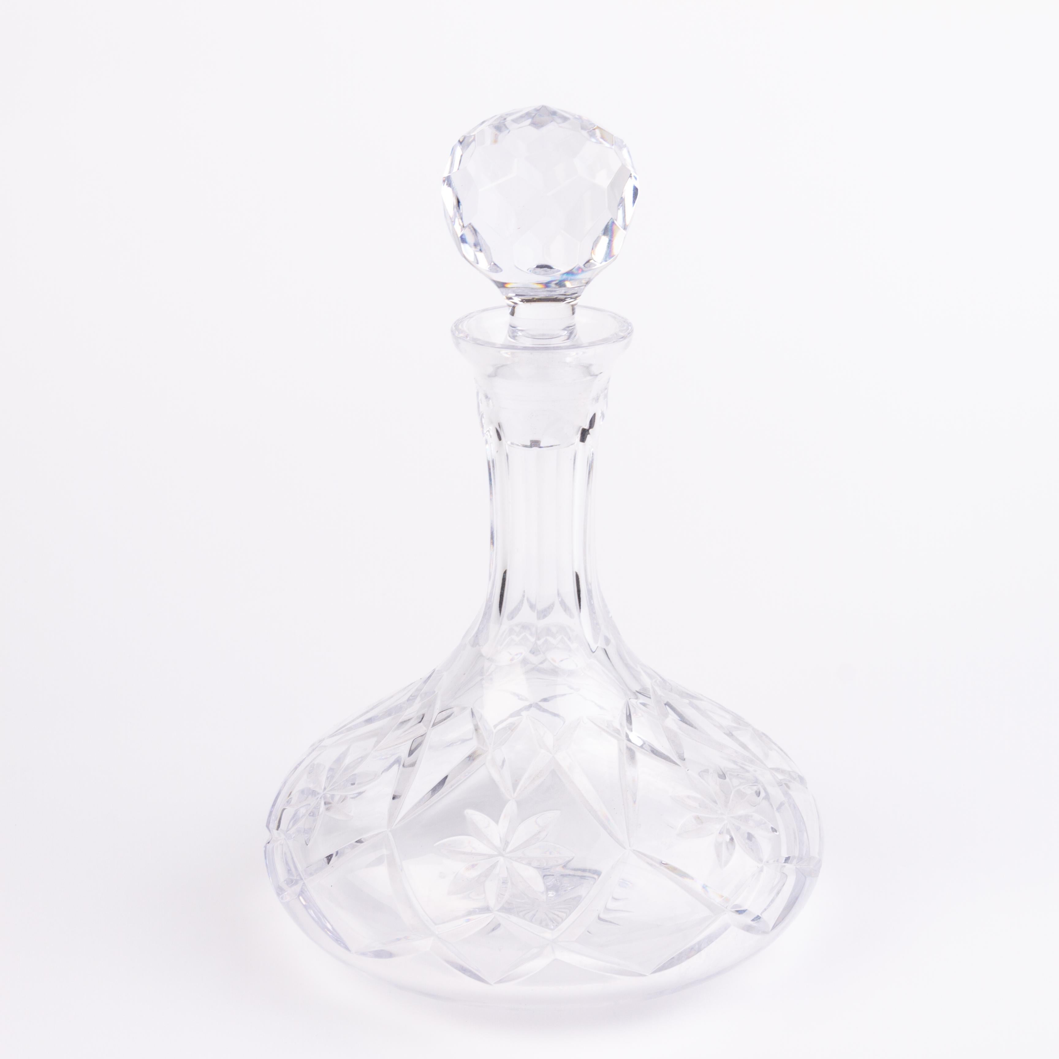 Fine Cut Crystal Liquor Decanter Bottle  In Good Condition For Sale In Nottingham, GB