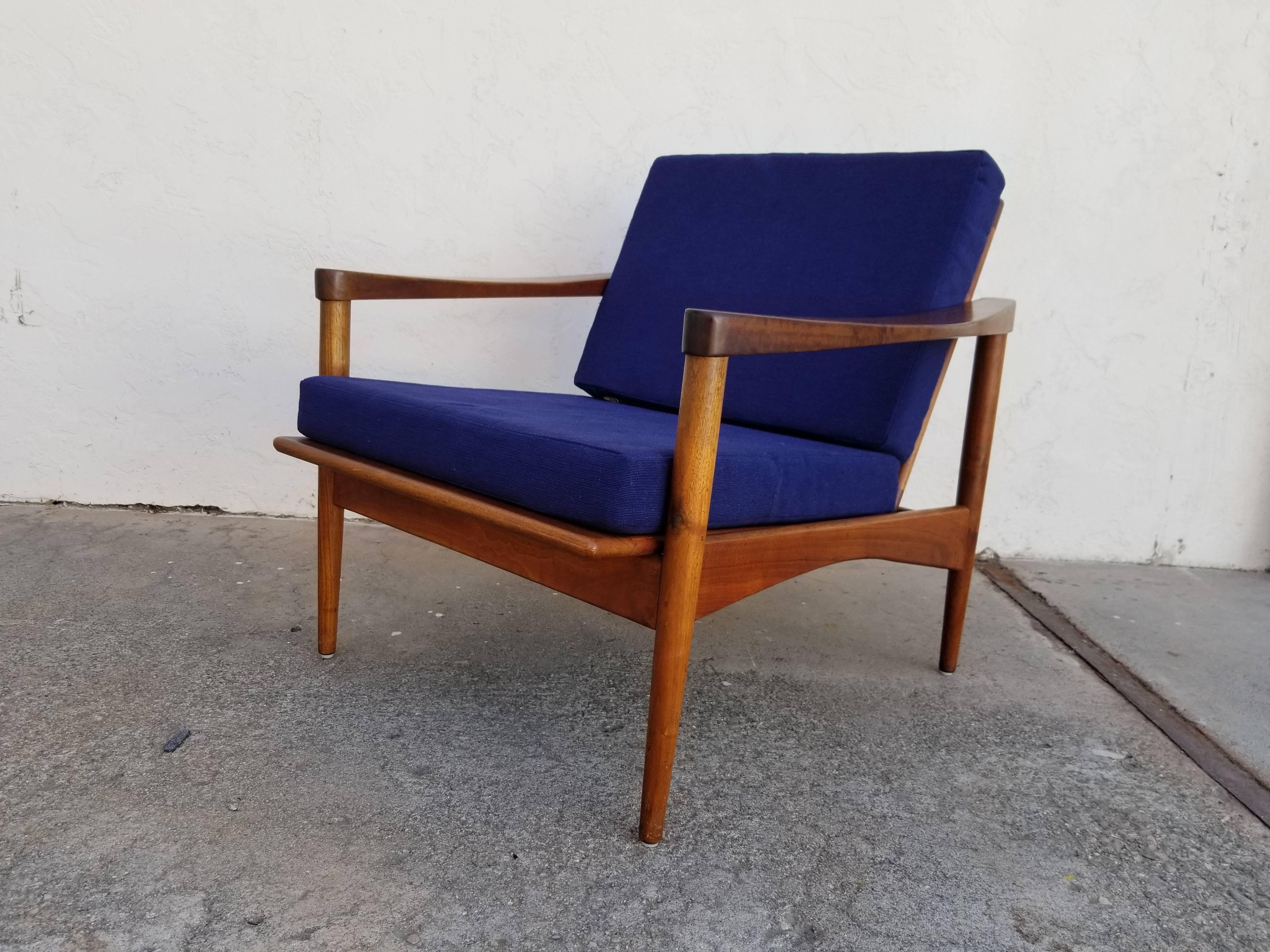 Scandinavian Modern Fine Danish Modern Lounge Chair