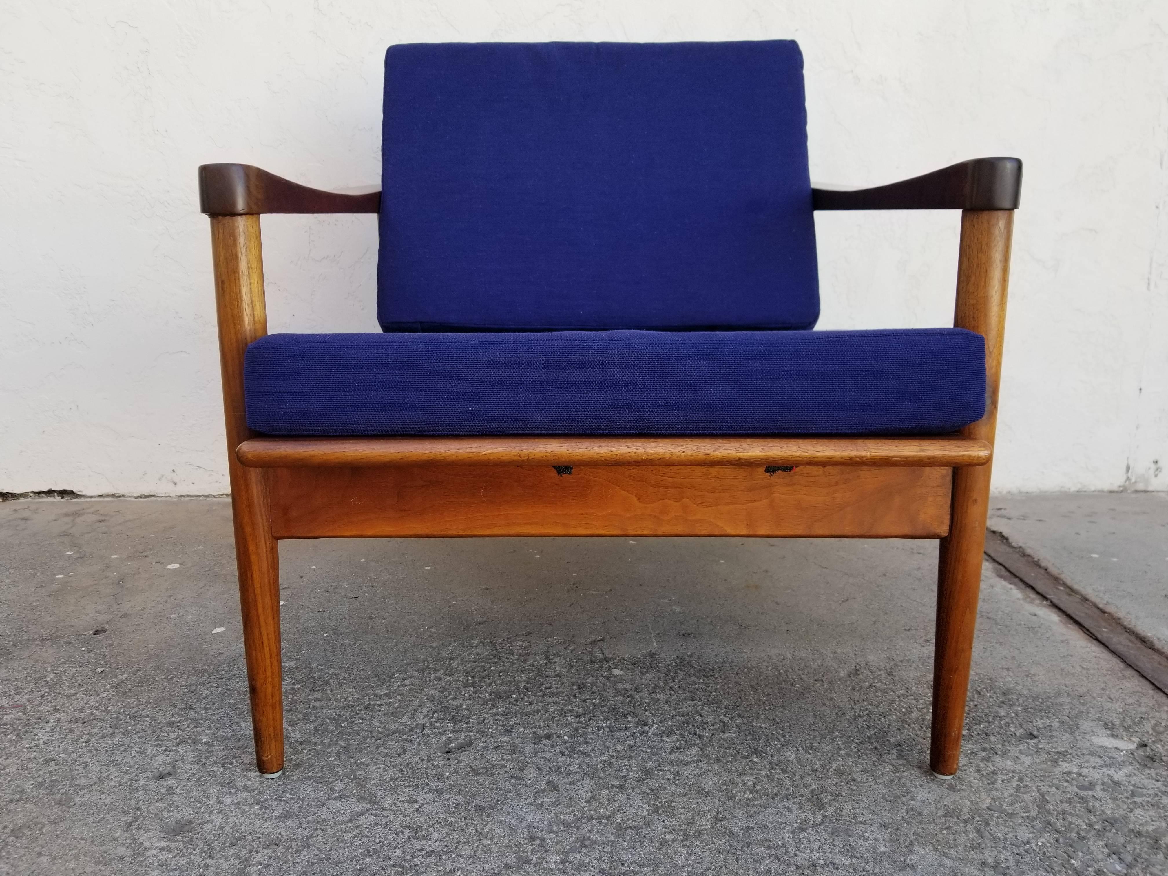 Fine Danish Modern Lounge Chair In Excellent Condition In Fulton, CA