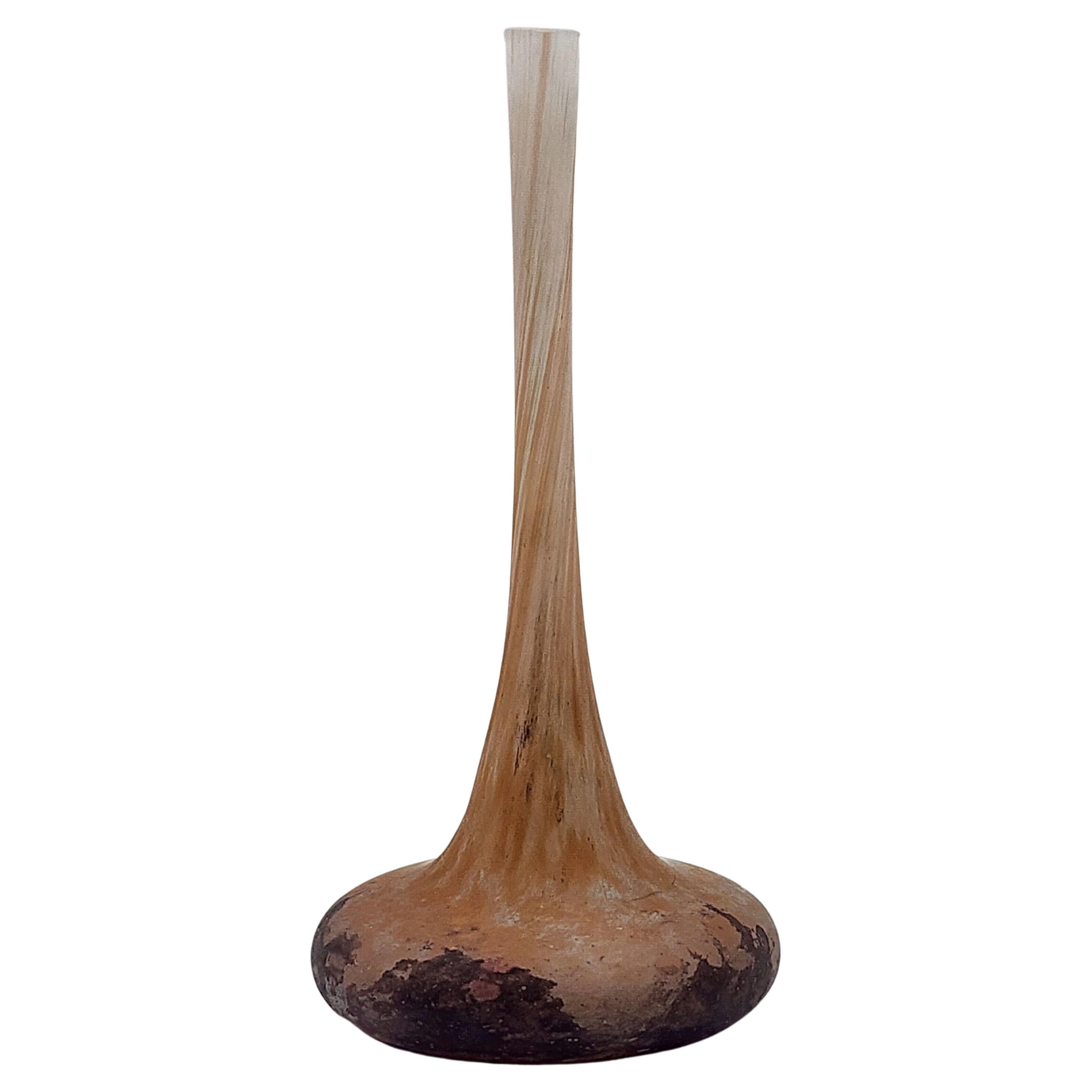 Fine Daum Nancy glass vase "sigh"