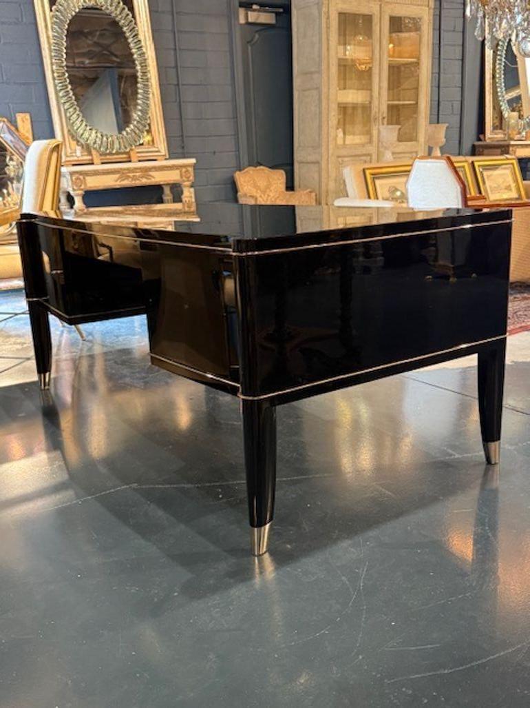 Fine De Coene Freres Piano Black Lacquered Desk In condizioni buone in vendita a Dallas, TX
