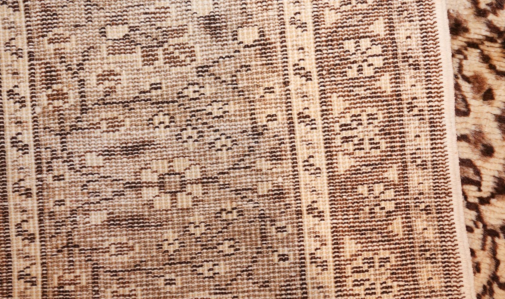 Wool Fine Decorative Antique Turkish Sivas Rug. Size: 6 ft 8 in x 9 ft 7 in