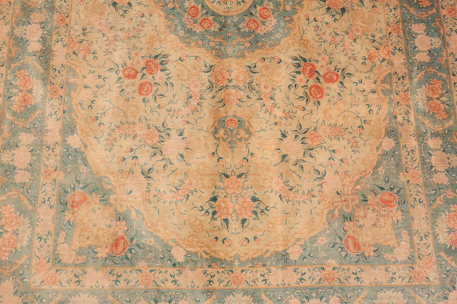 Persischer Qum-Teppich aus Seide im Vintage-Stil. 4 ft 4 in x 6 ft 6 in  im Angebot 1