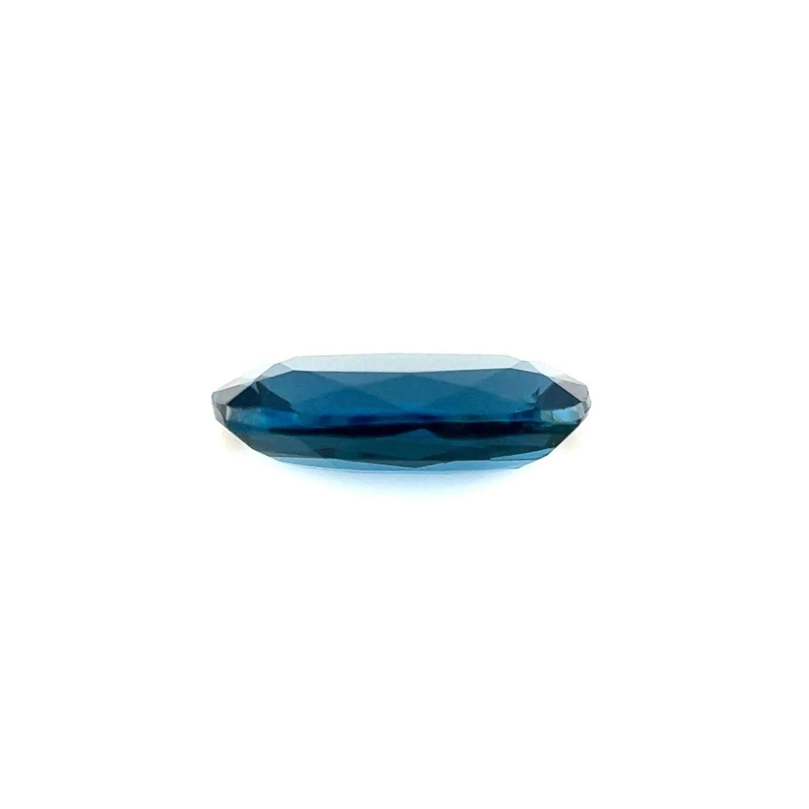 Taille coussin Fine pierre précieuse rare bleu profond, taille coussin, 1,04 ct. en vente