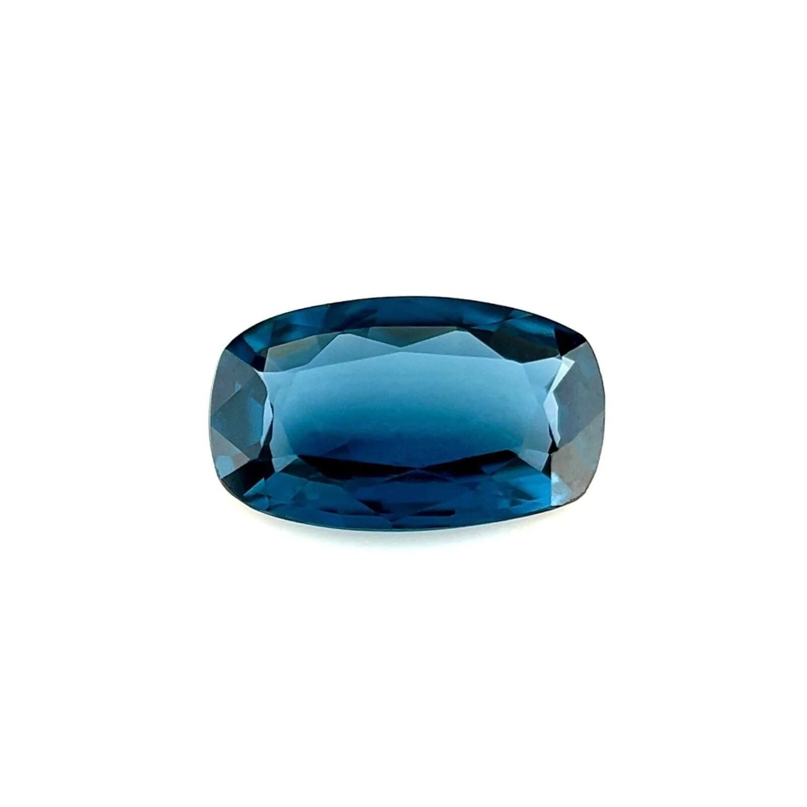 Fine pierre précieuse rare bleu profond, taille coussin, 1,04 ct. en vente