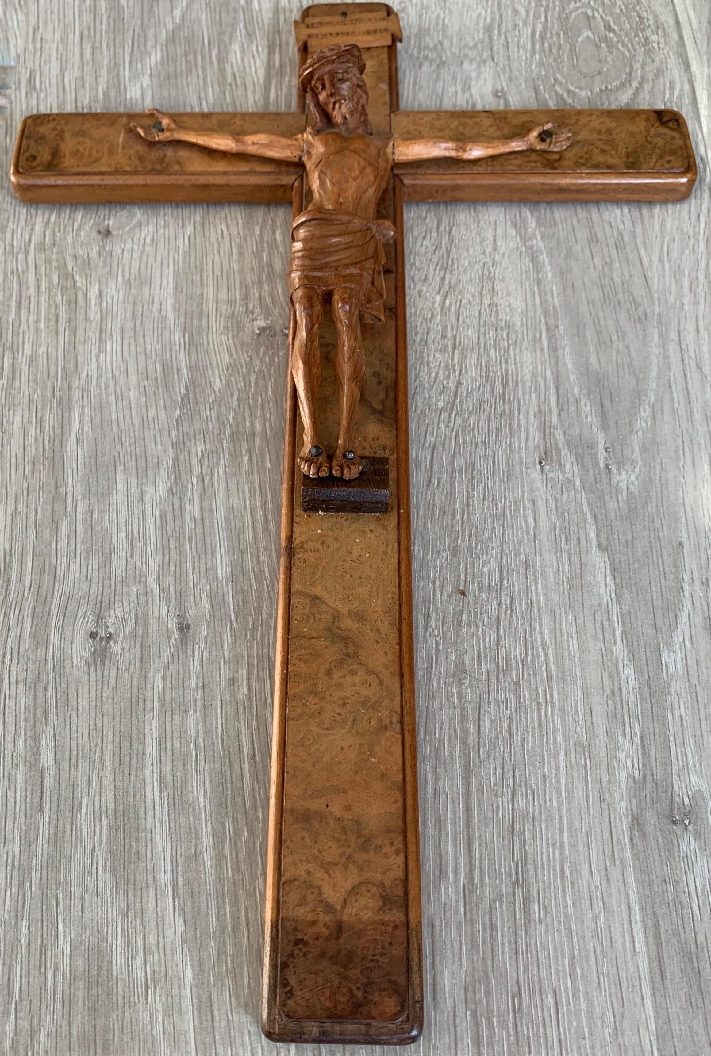 Fine Detailed Early 1900s Carved Burl Walnut Wood Wall Crucifix Corpus of Christ 9