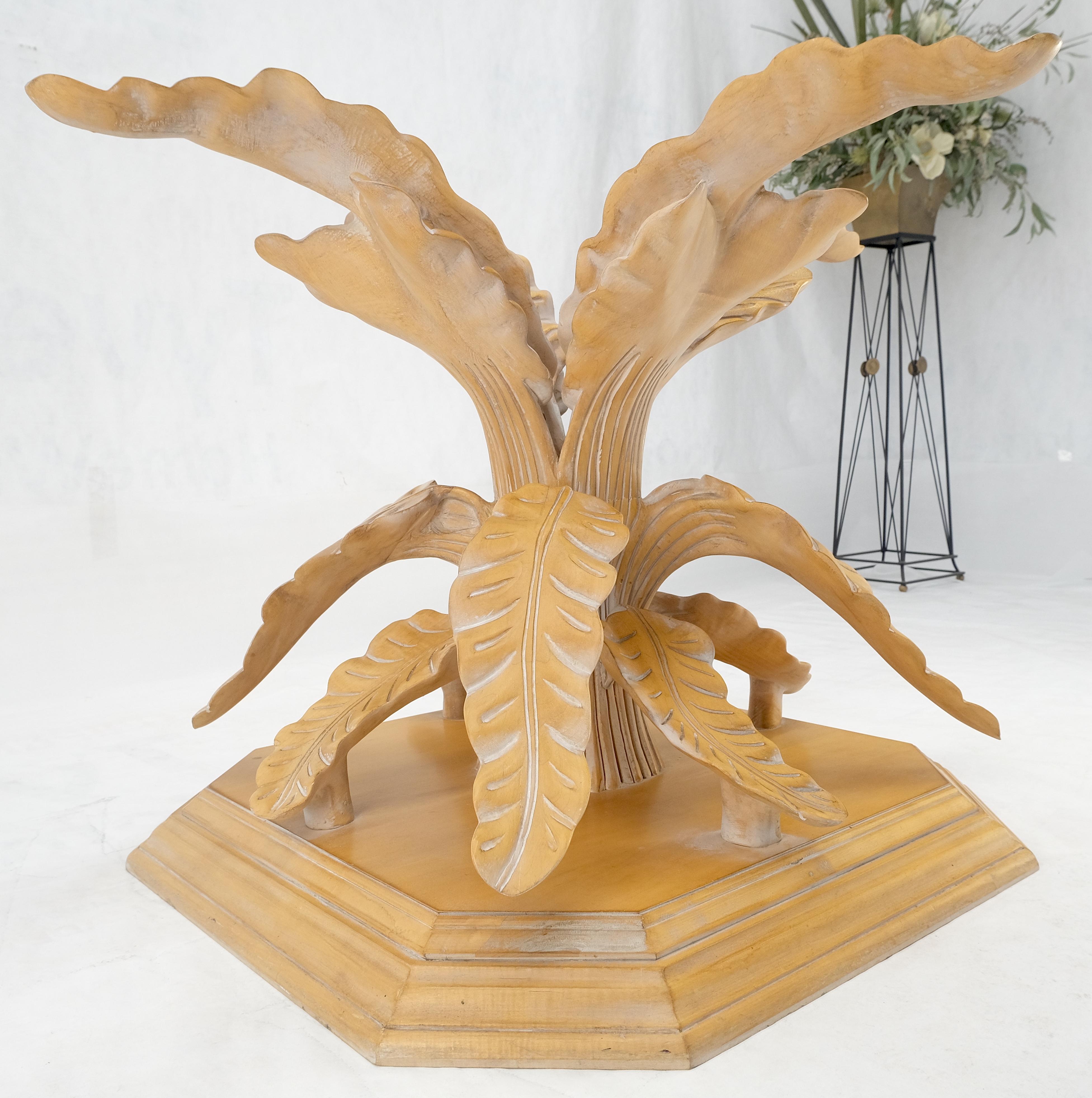 Détails fins Feuilles d'arbre sculptées Base en bois massif  60