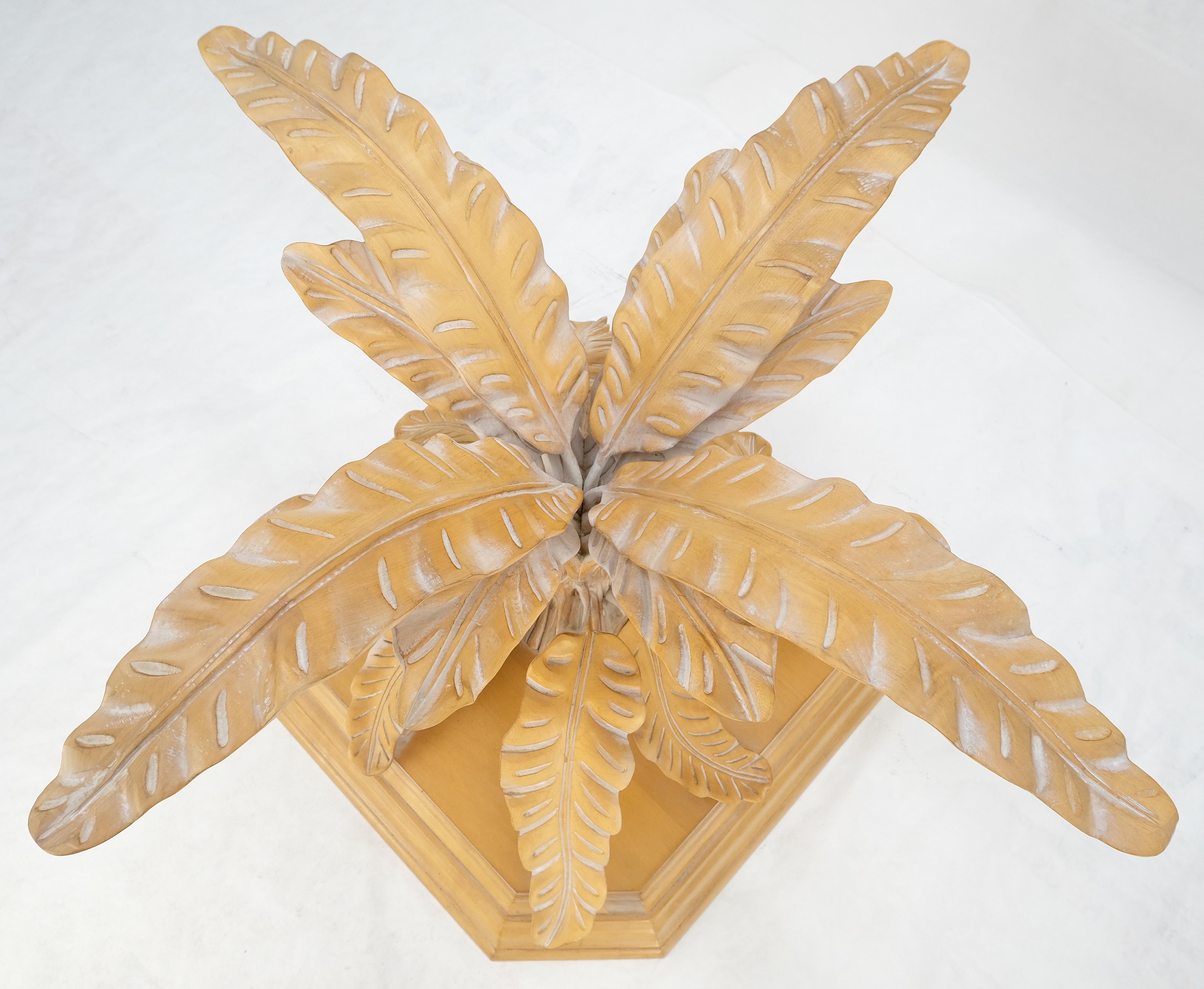 Détails fins Feuilles d'arbre sculptées Base en bois massif  60