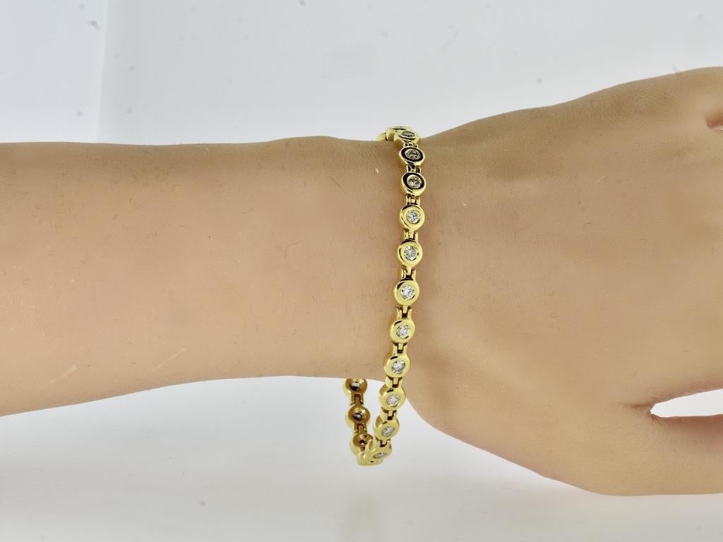 Bracelet à maillons souples en or jaune 18K et diamants fins en vente 2