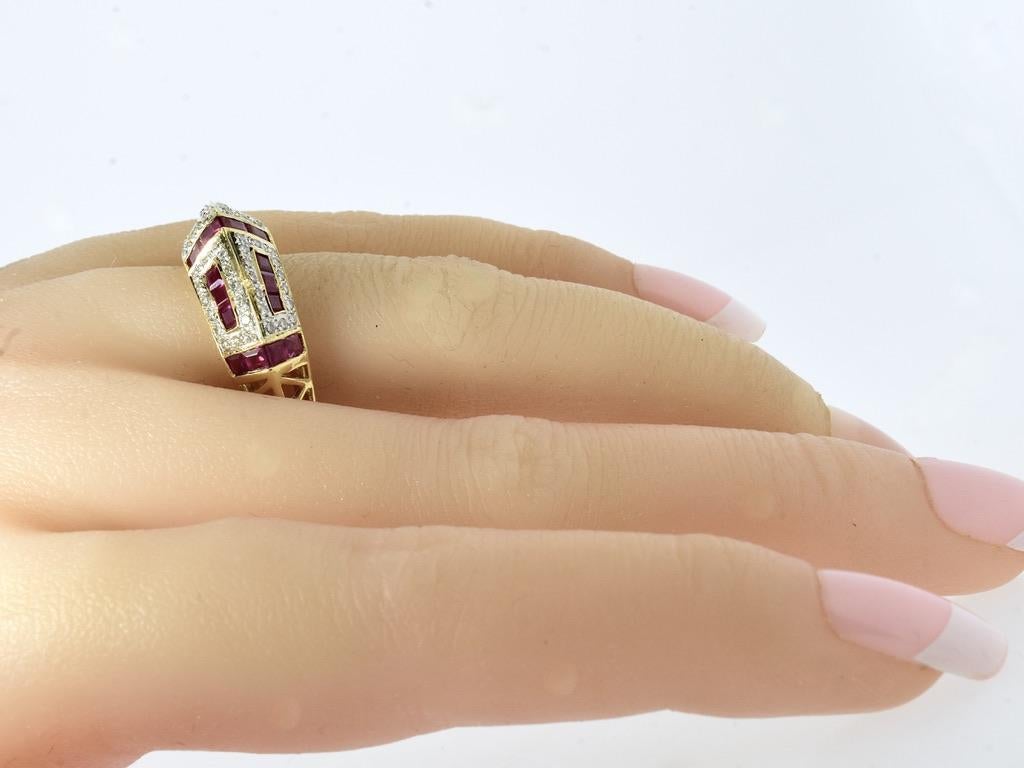 Fine Diamond and Ruby 18K  Unusual Geometric Modern Designed Ring In Excellent Condition For Sale In Aspen, CO