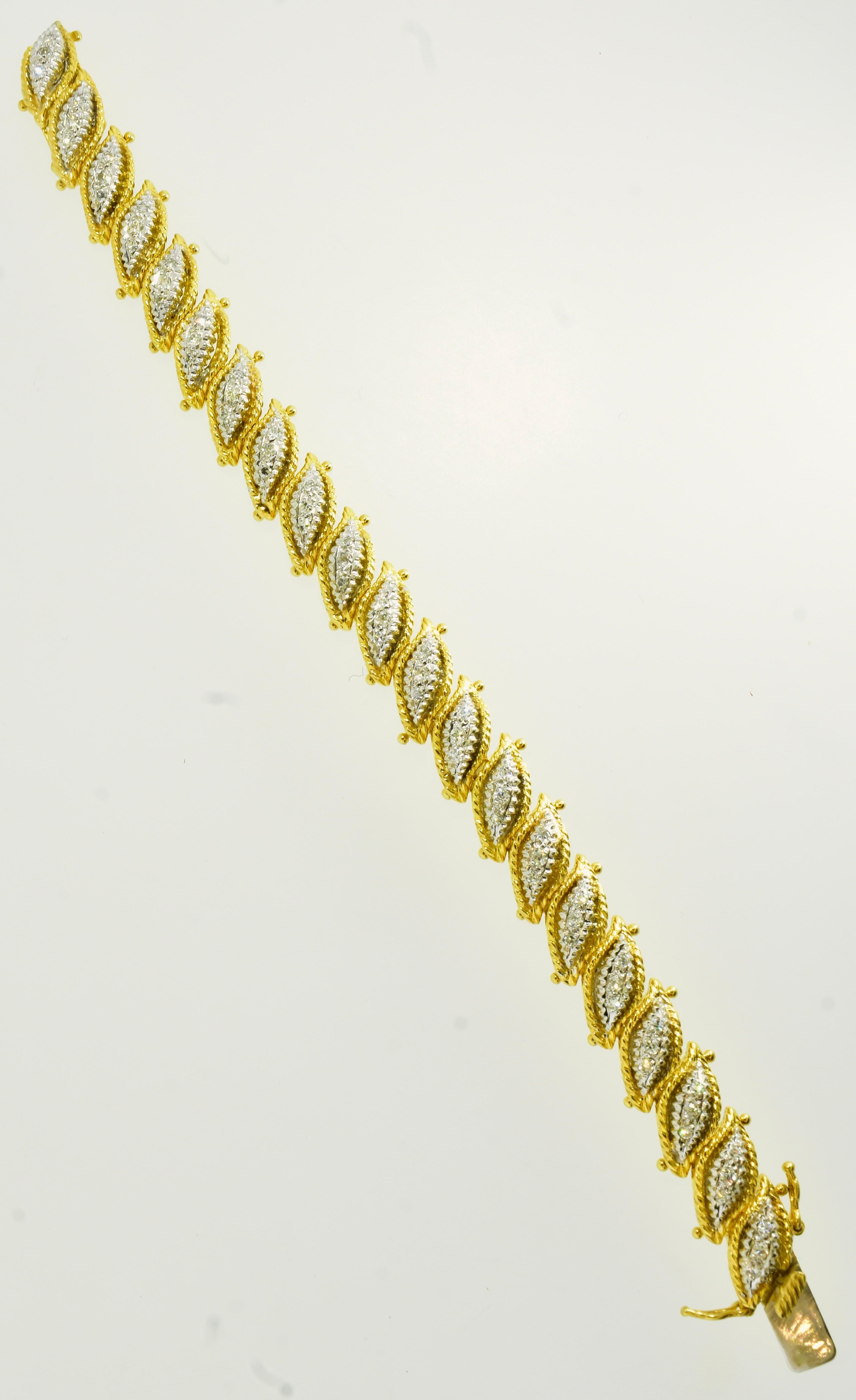 Fine Diamond Bracelet 18K Gold with Fine White Brilliant Cut Diamonds, c. 1960 1