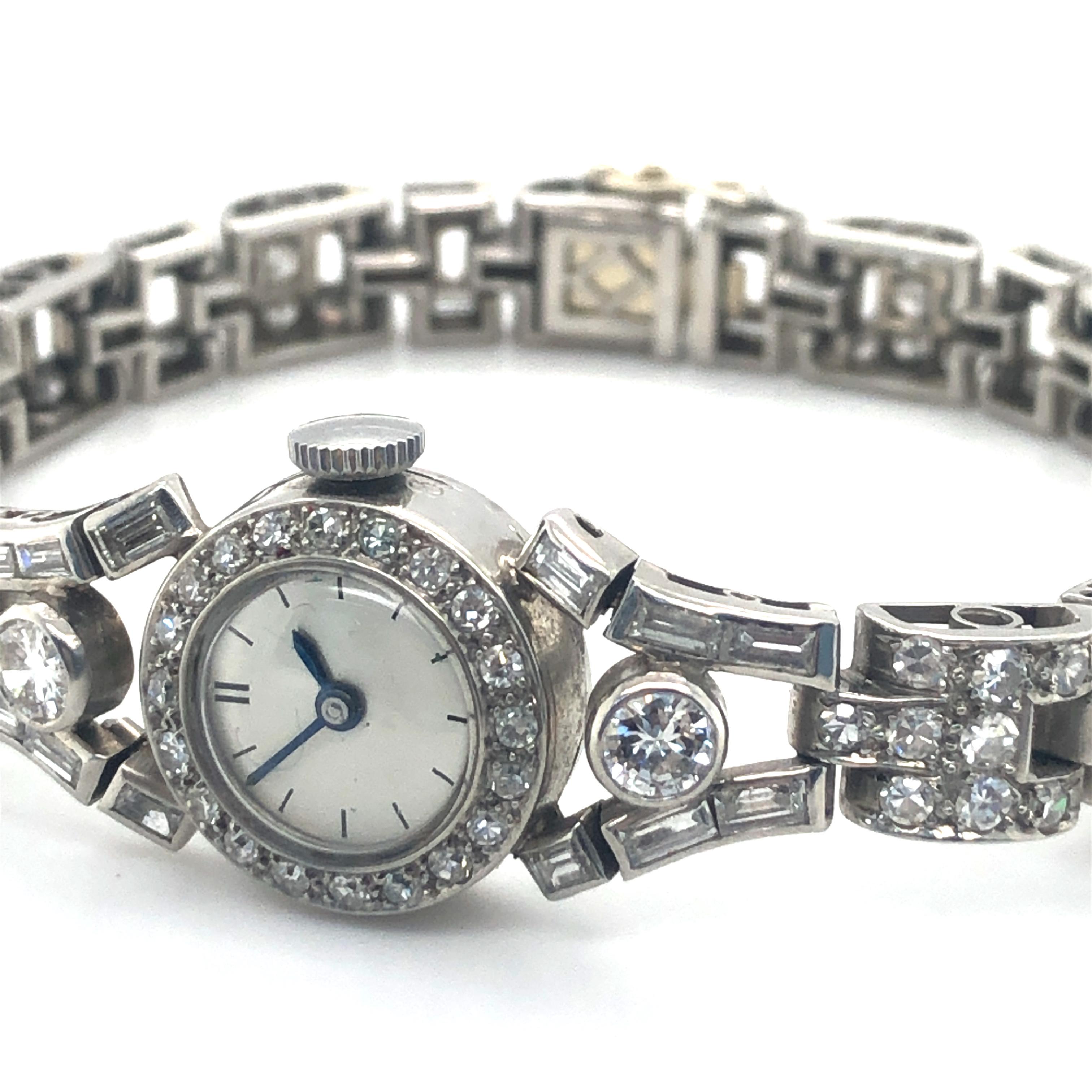 Fine Diamond Ladies Watch in Platinum 950 In Good Condition In Lucerne, CH