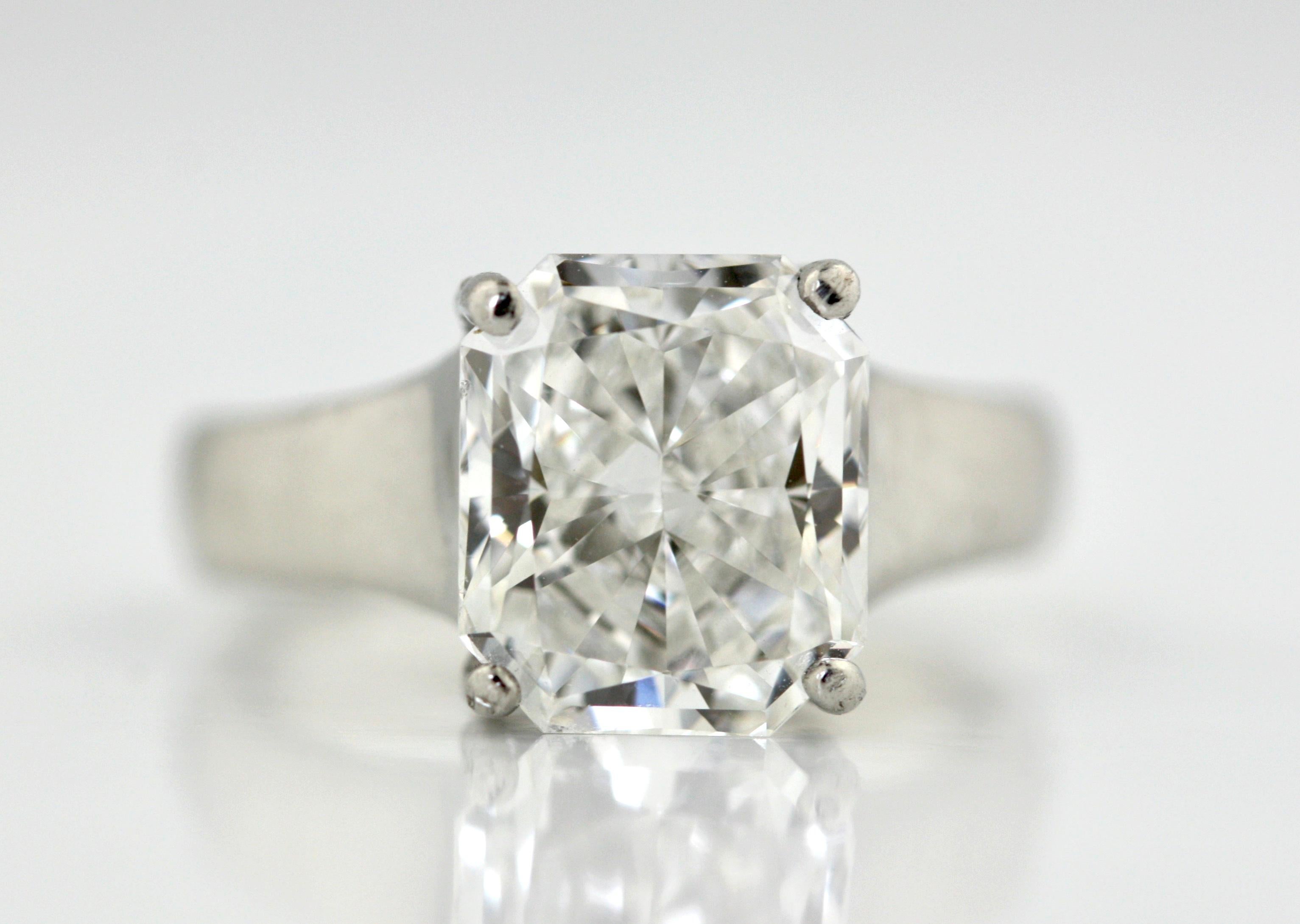 Fine Diamond Ring For Sale 3
