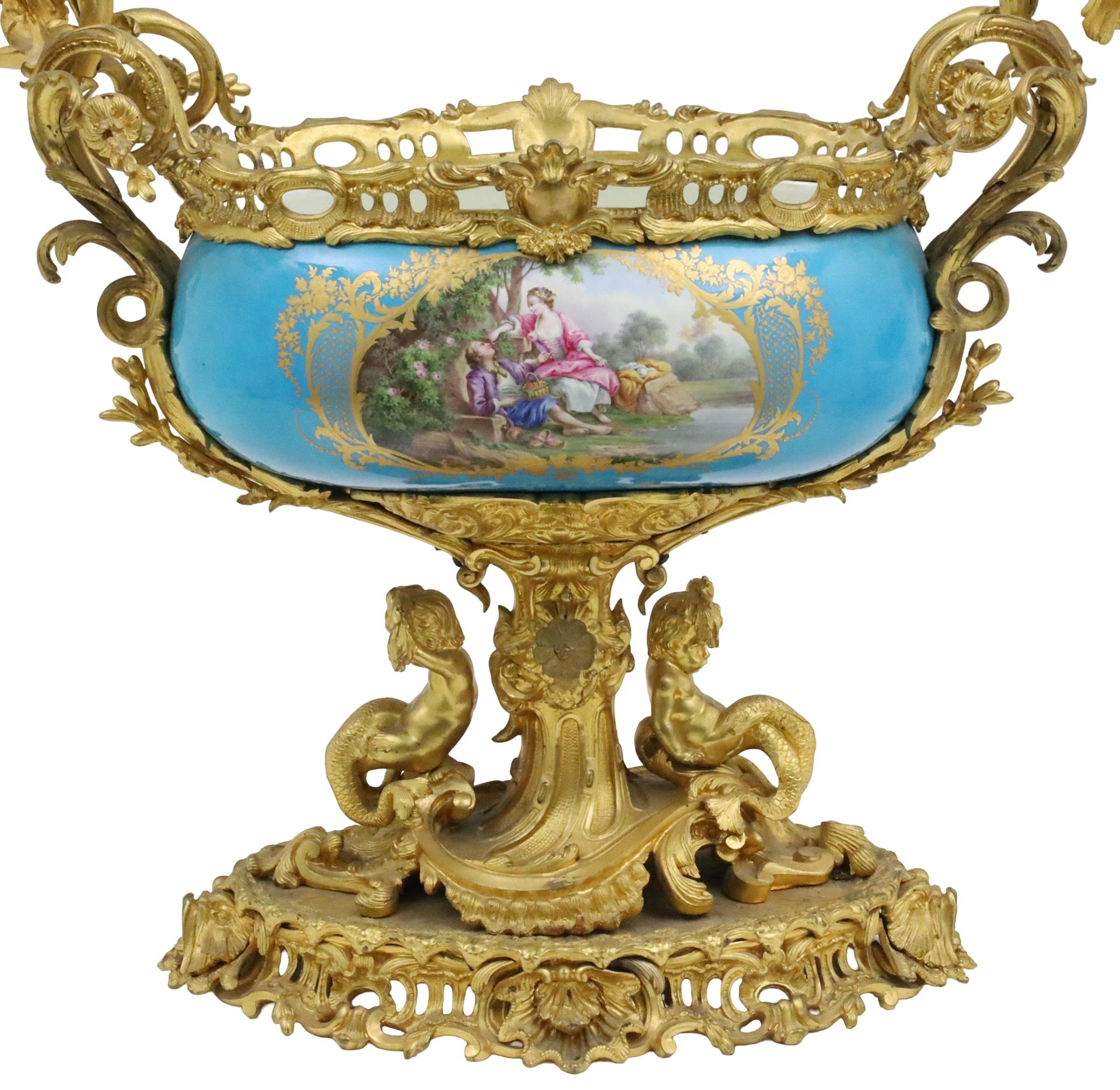 Fine Doré Bronze Sevres Style Porcelain Centerpiece In Good Condition For Sale In Dallas, TX