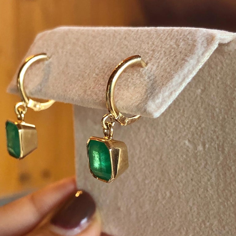 Emerald Cut Emeralds Maravellous Drop 4.90 Carat Natural Colombian Emerald Earrings 18K For Sale