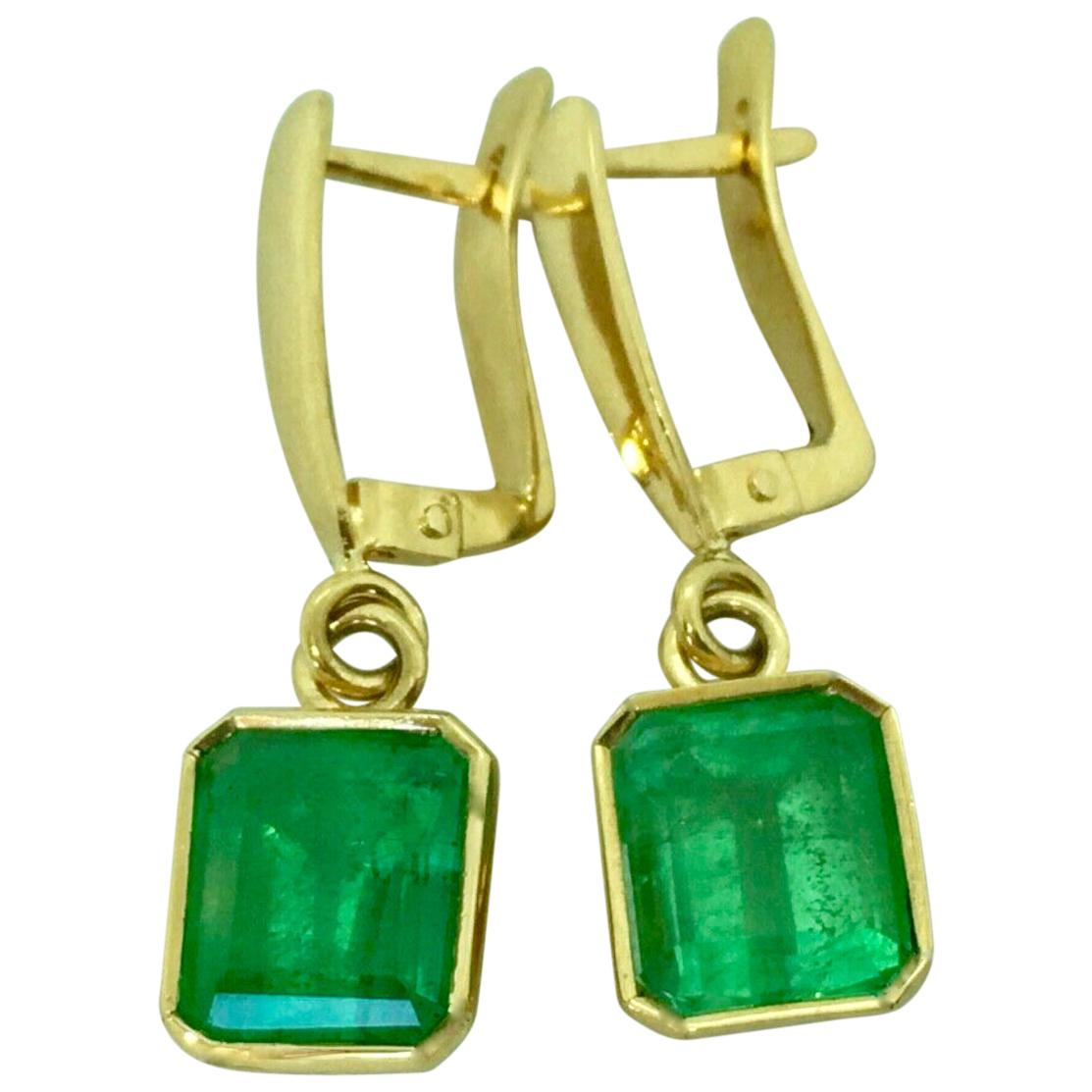 Fine Drop 4.00 Carat Colombian Emerald Earrings  18 Karat 