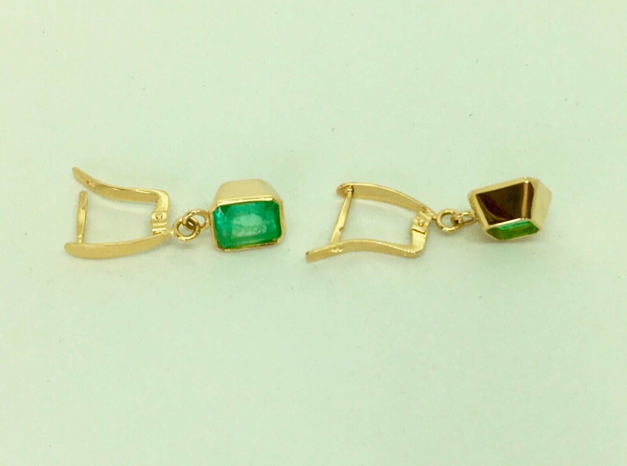 Fine Drop 4.00 Carat Colombian Emerald Earrings  18 Karat  2