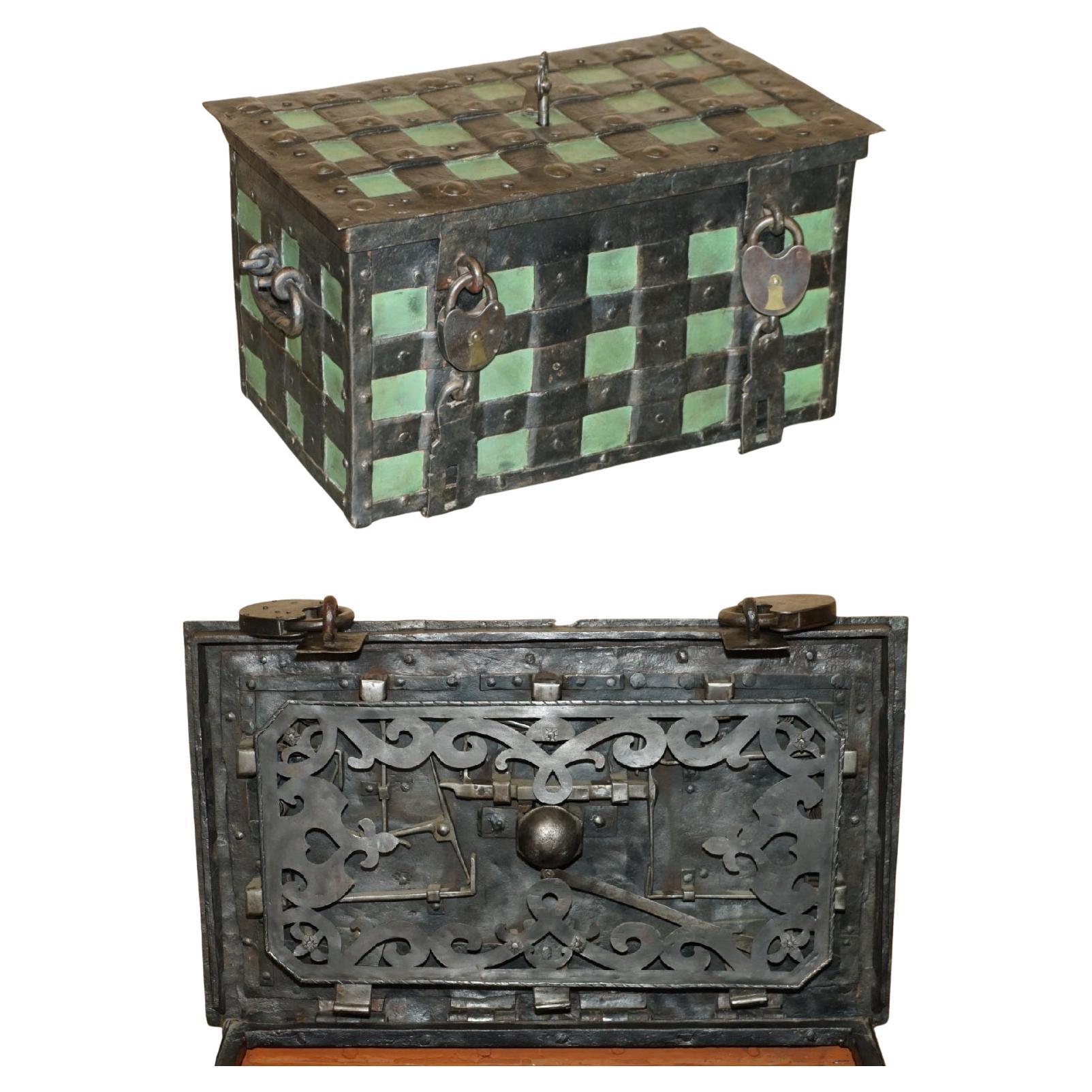 FINE EARLY 17TH CENTURY GERMAN WROUGHT IRON SAFE CHEST TRUNK WiTH ORIGINAL KEY