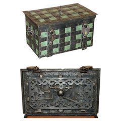 FINE EARLY 17TH CENTURY GERMAN WROUGHT IRON SAFE CHEST TRUNK WiTH ORIGINAL KEY