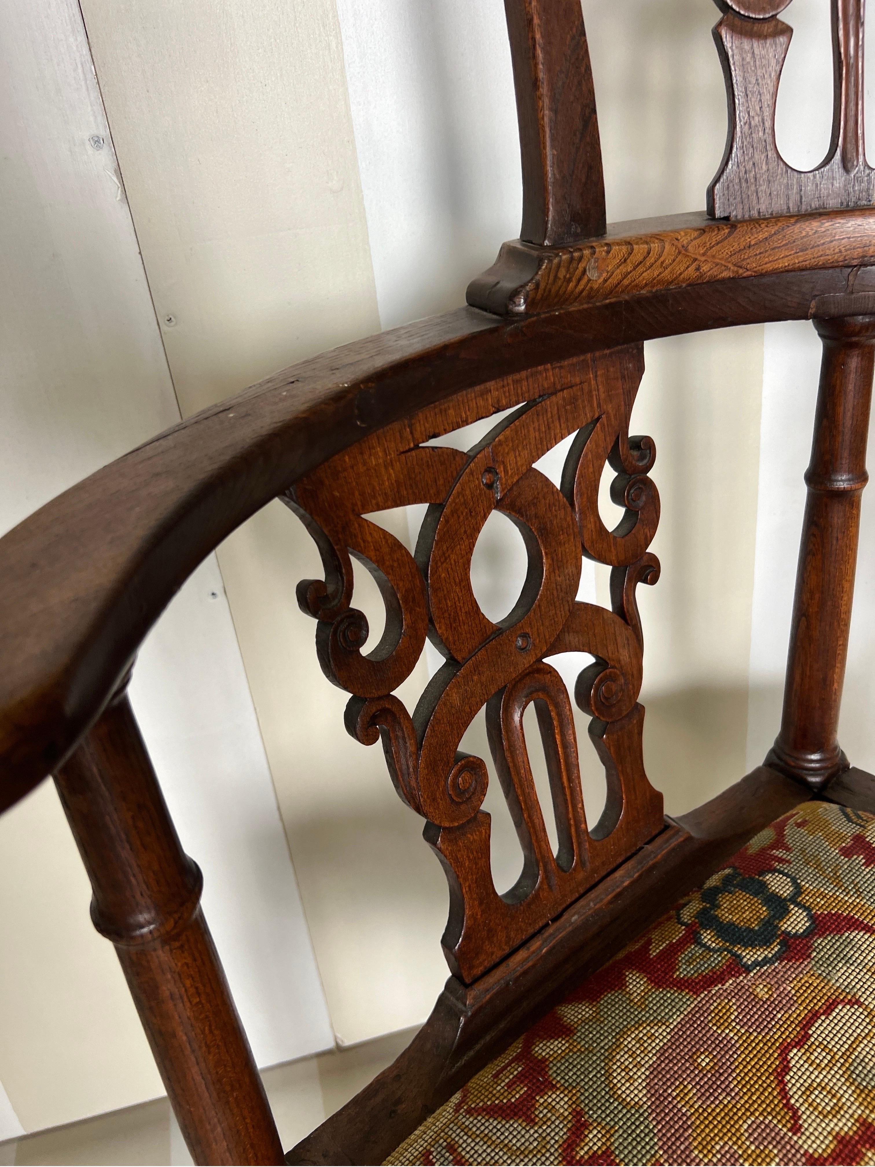 George II Fine Early 18th Century Georgian Carved Oak and Elm Corner Chair