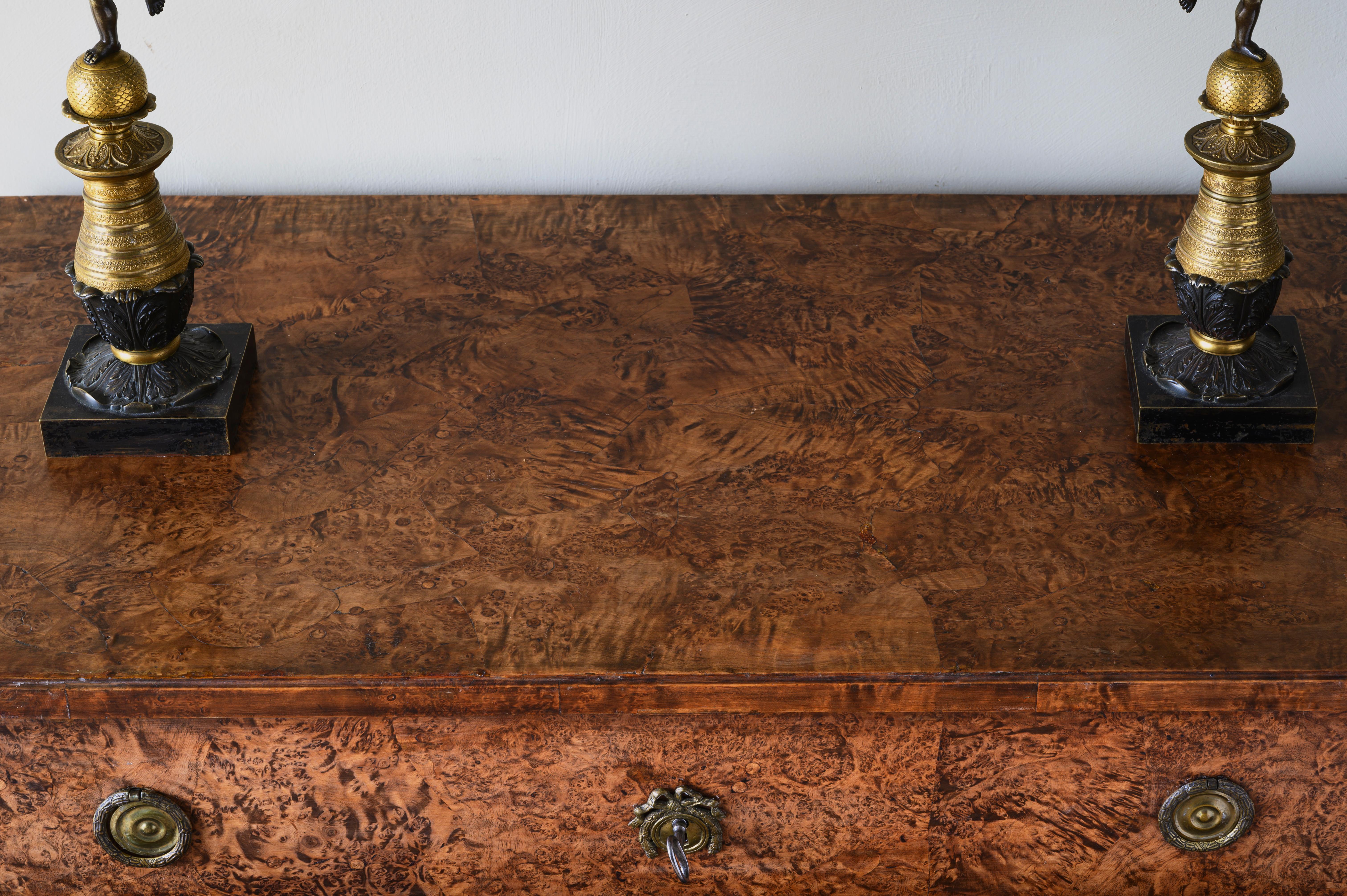 Fine Early 19th Century Gustavian Alder Root Chest of Drawers In Good Condition In Mjöhult, SE