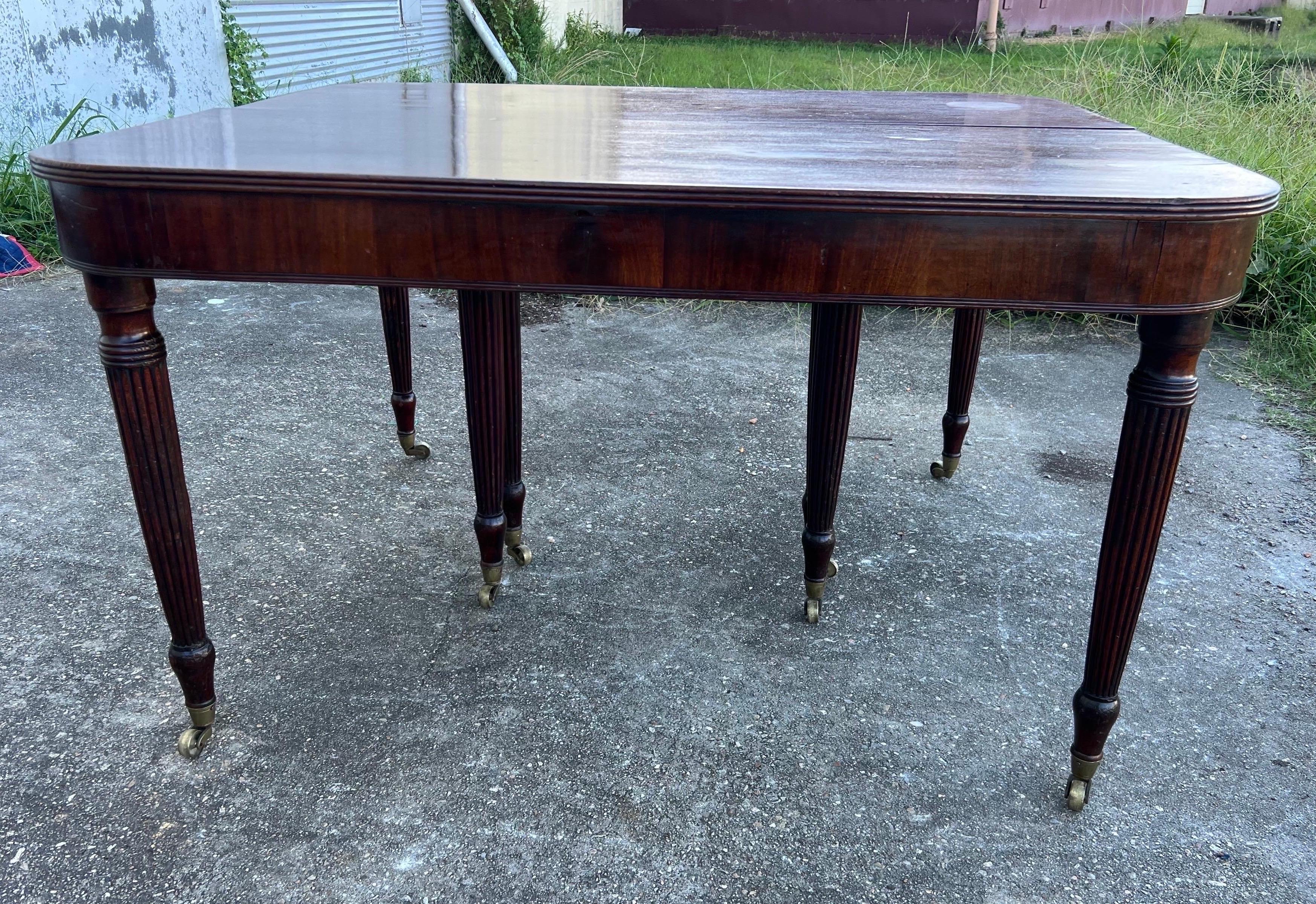 English Fine early 19th Century Patented Imperial Dining Table by Gillows For Sale
