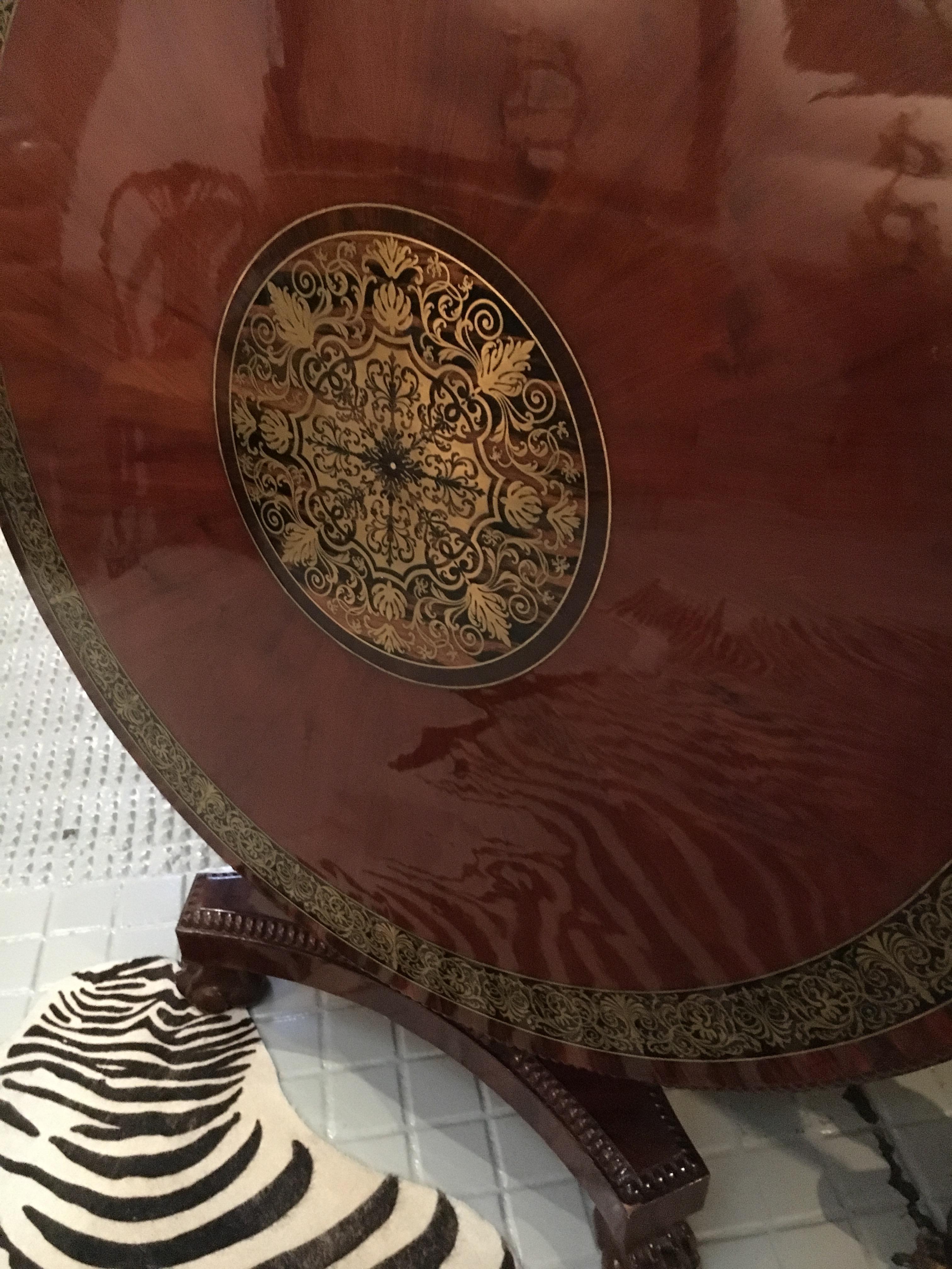 Fino Periodo de Regencia de principios del siglo XIX  Mesa central Madera en venta