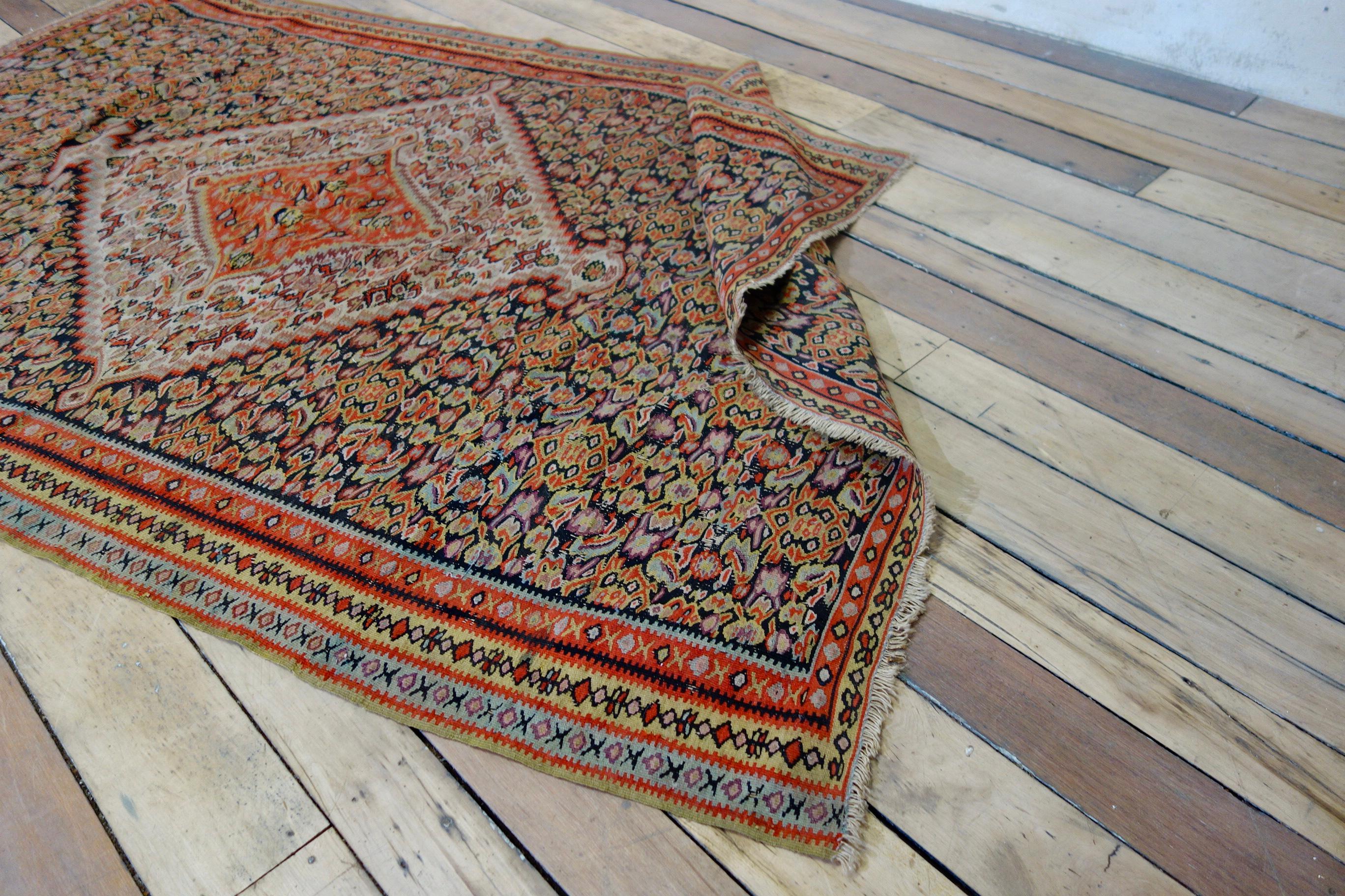 Tapis Kilim Senneh raffiné du début du XXe siècle en vente 4