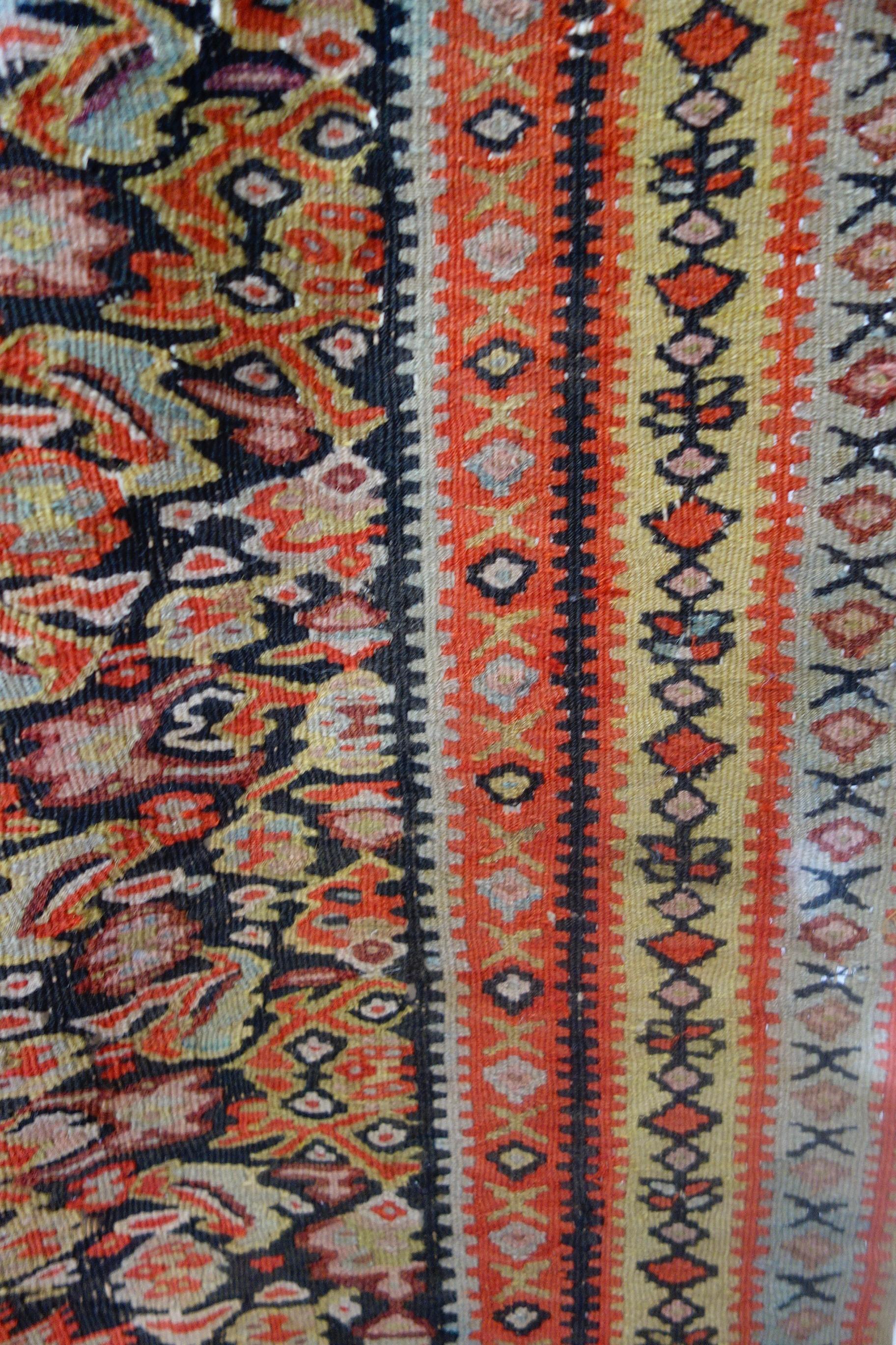 Asiatique Tapis Kilim Senneh raffiné du début du XXe siècle en vente