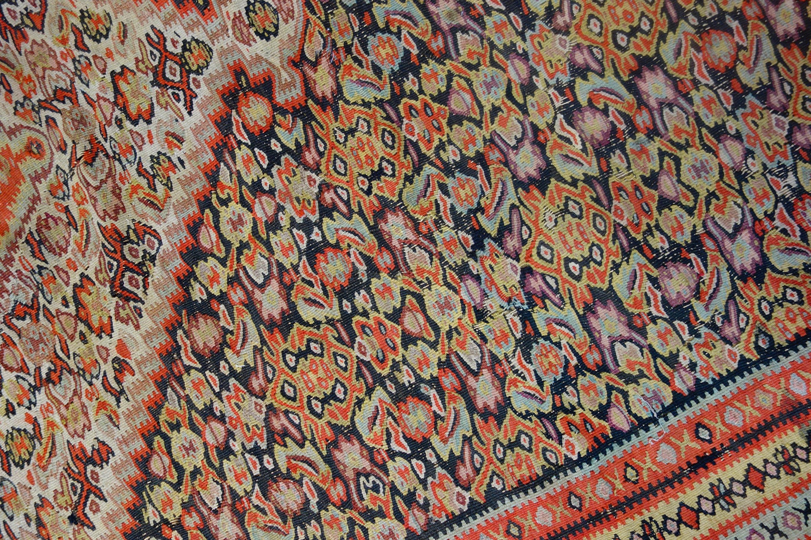 Tapis Kilim Senneh raffiné du début du XXe siècle en vente 1