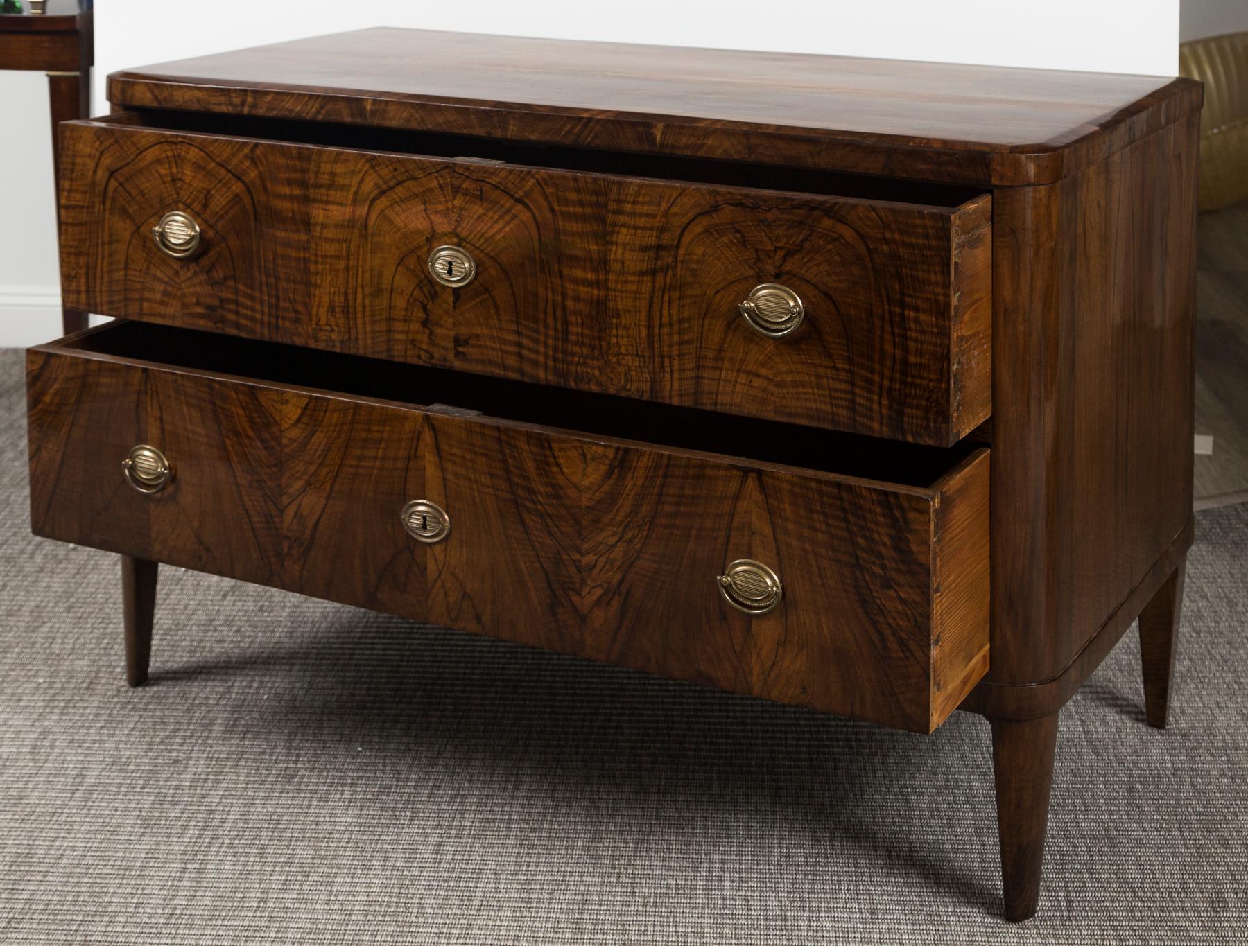 Fine Early Biedermeier Walnut Chest of Drawers For Sale 5