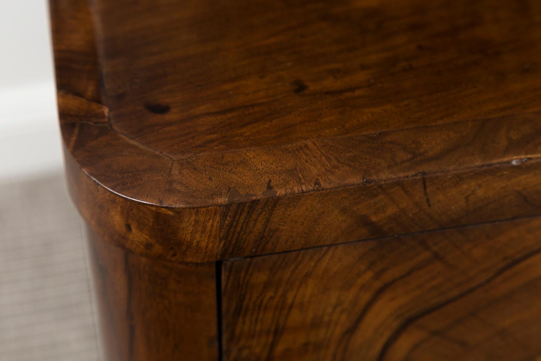 Fine Early Biedermeier Walnut Chest of Drawers For Sale 3