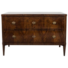 Belle commode Biedermeier en noyer du début du siècle