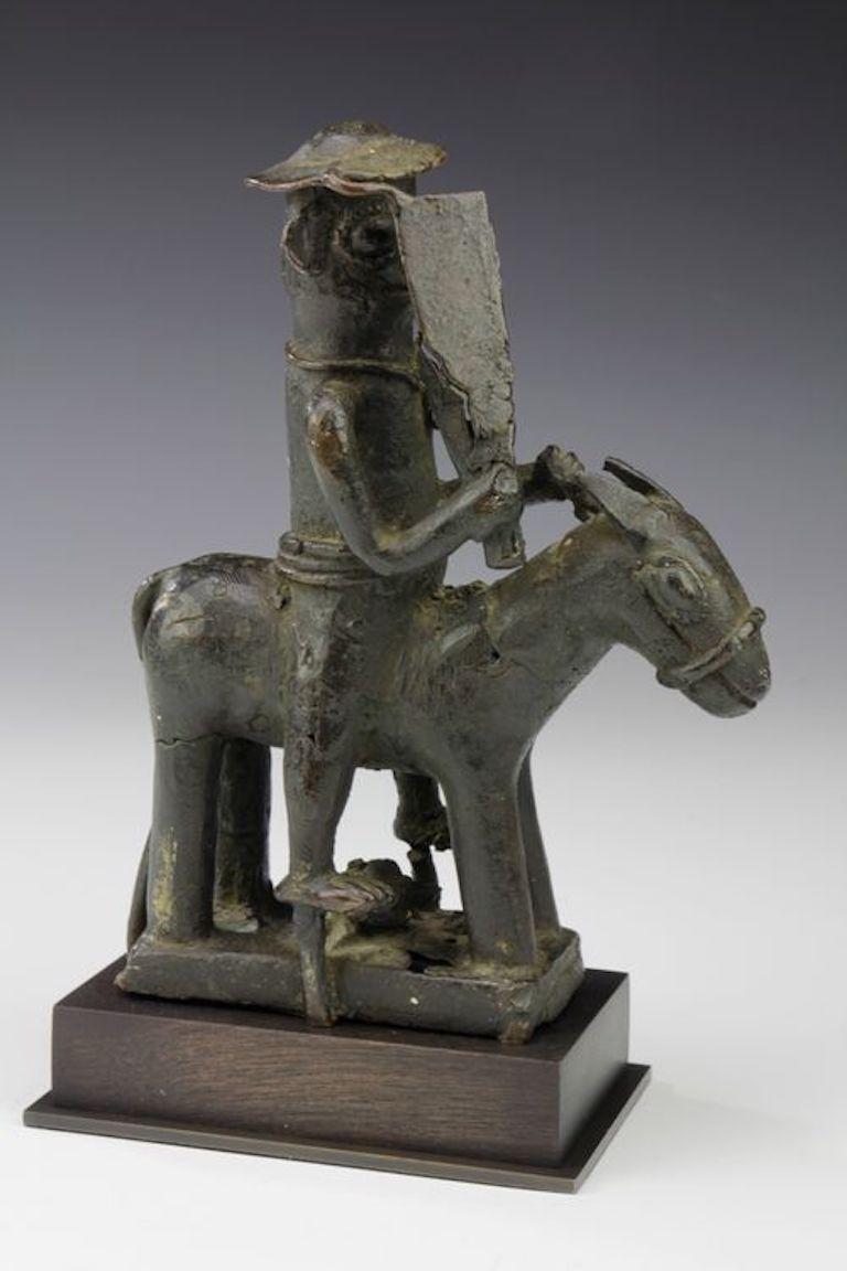 From close examination there are many indications that this bronze figure is likely to be a early casting. The wall of the casting shows many flaws and imperfections, this can be seen at the rear of the horse where parts of the inner core are