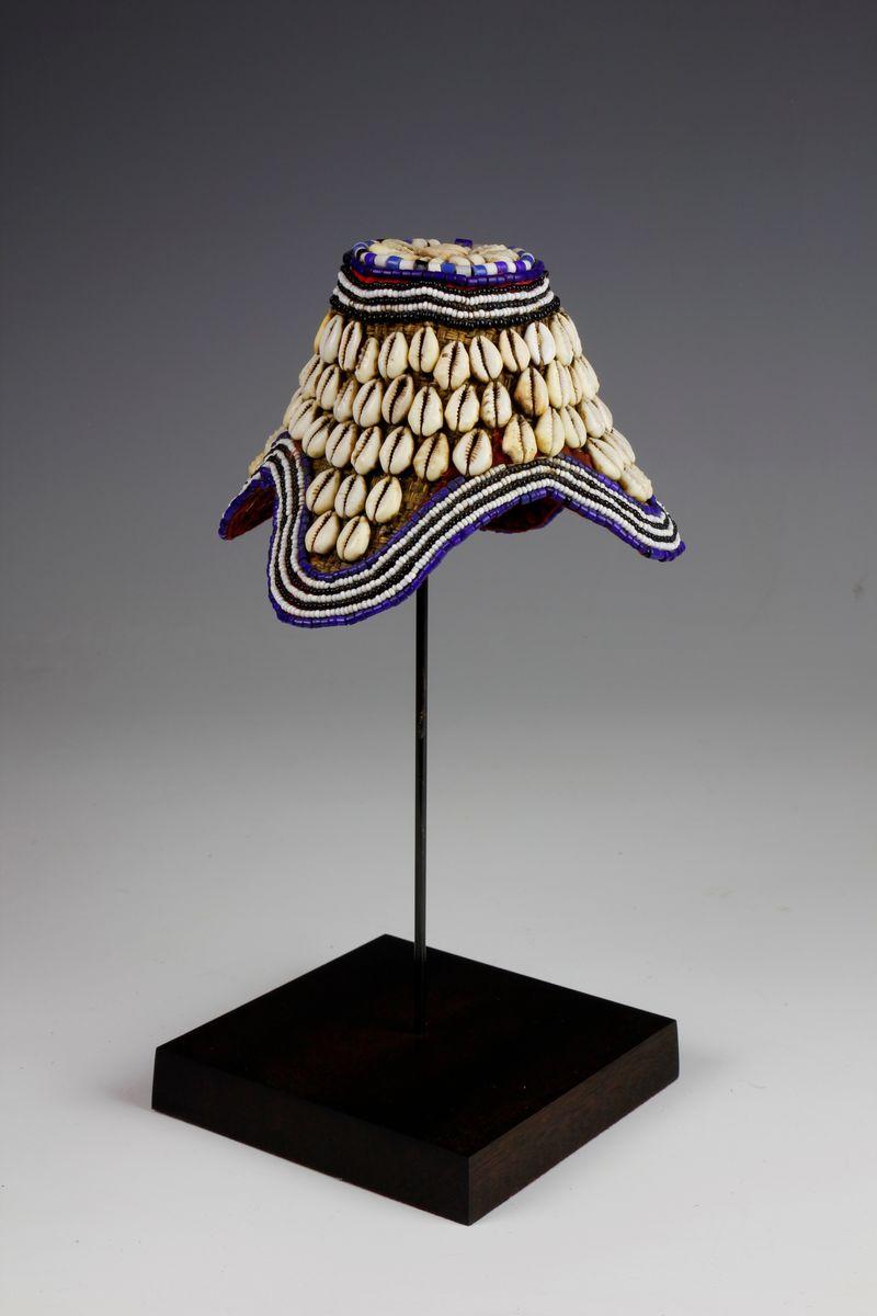 Fine Early Prestige Kuba Chieftain's Cap (Laket Mishiing) Bon état - En vente à London, GB