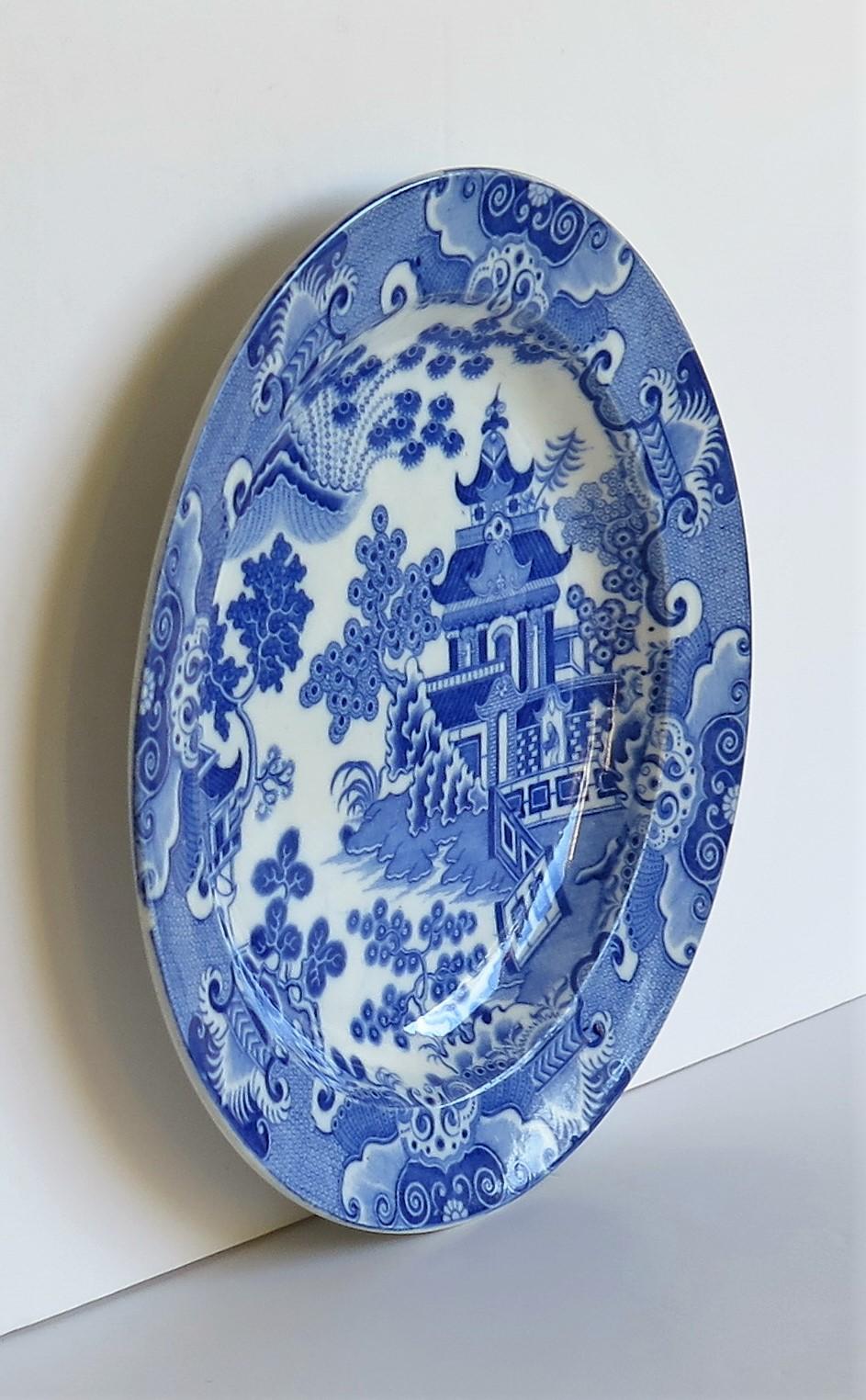 Chinoiserie Fine Early Spode Pearlware Plate Blue and White Pagoda Pattern, circa 1805